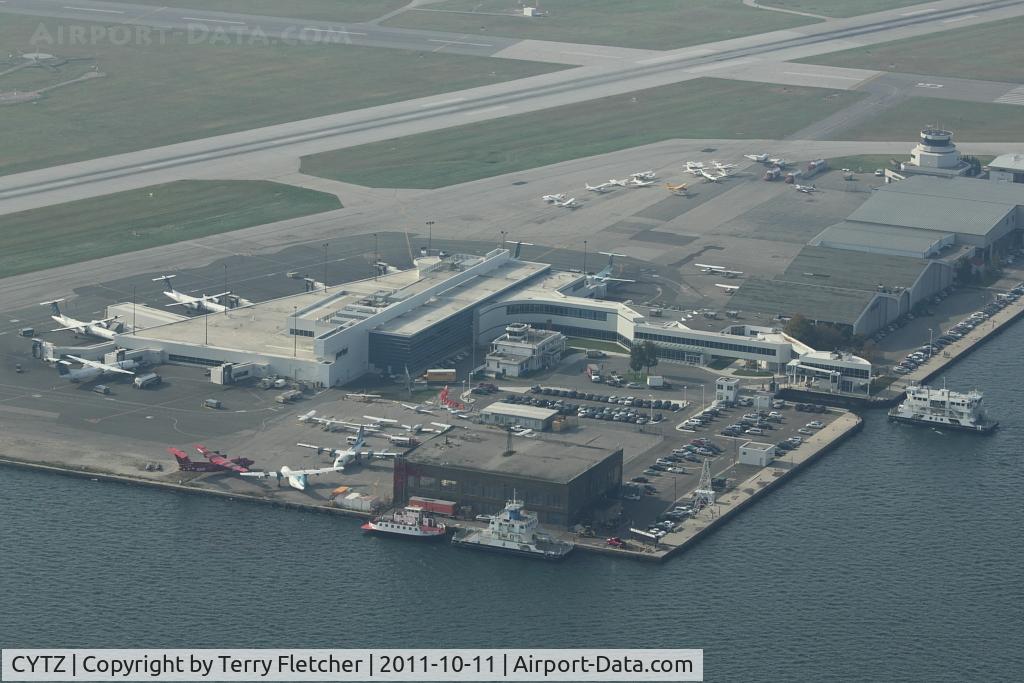 Toronto City Centre Airport, Toronto, Ontario Canada (CYTZ) - An overview of Toronto City Centre Airport, Toronto, Ontario, Canada taken from the CN Tower