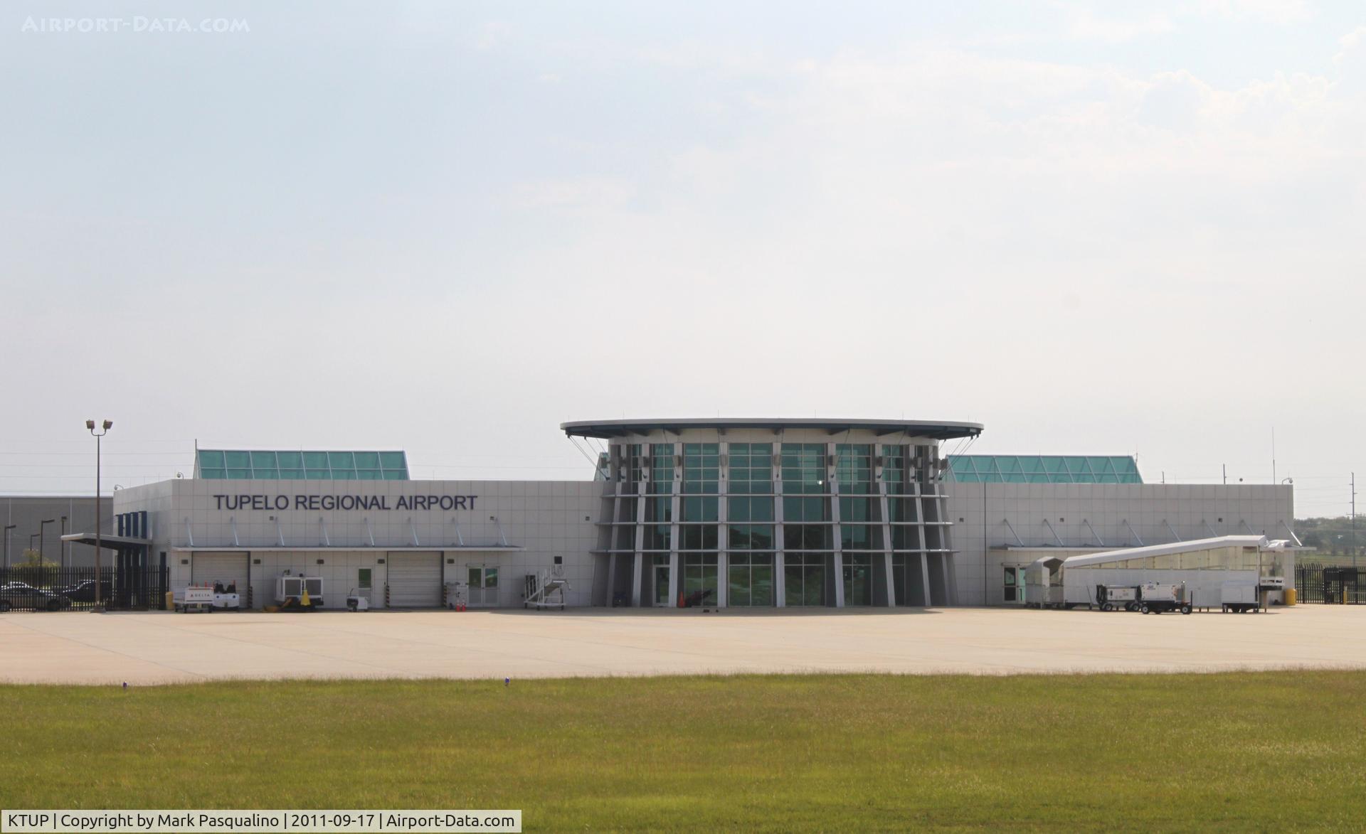 Tupelo Regional Airport (TUP) - Main Terminal