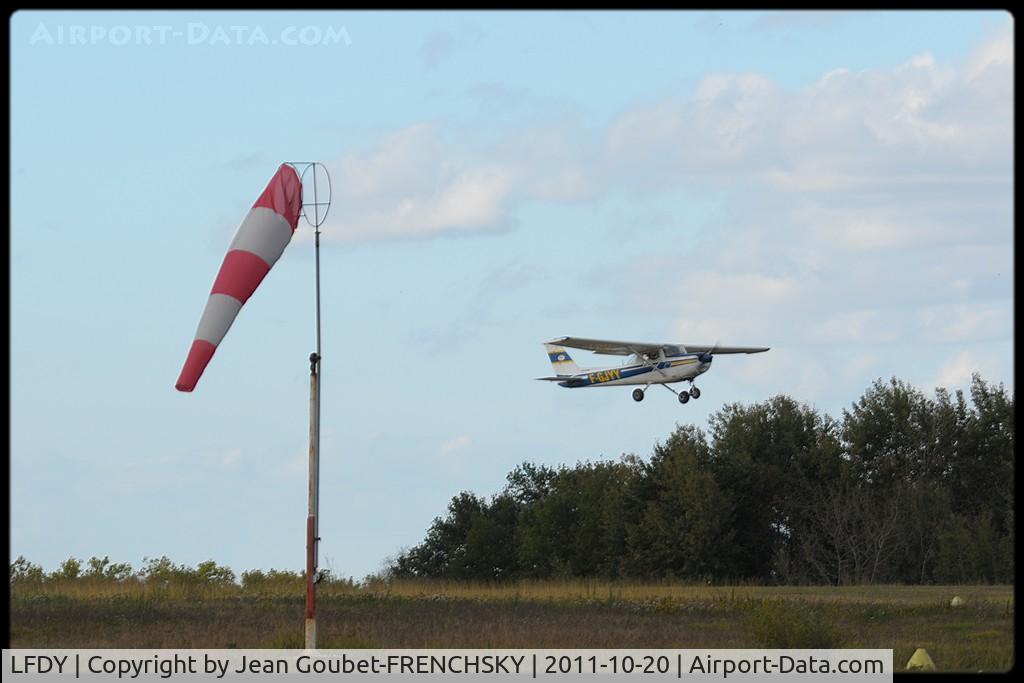 Bordeaux Yvrac Airport, Bordeaux France (LFDY) - take off F-GJYY