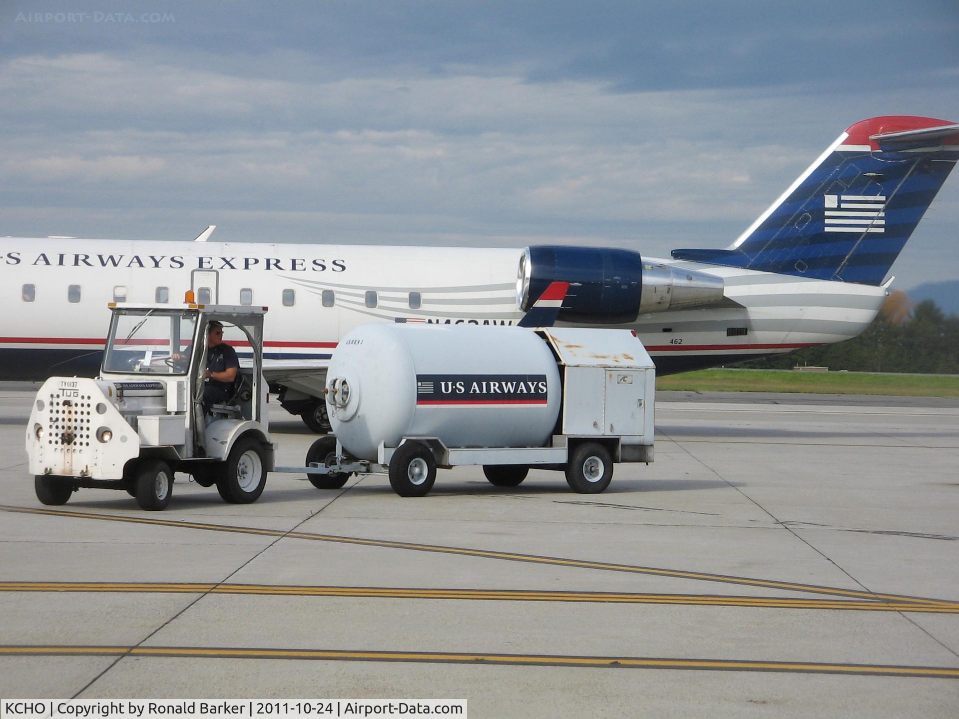 Charlottesville-albemarle Airport (CHO) - Ground equipment (port-a-potty)