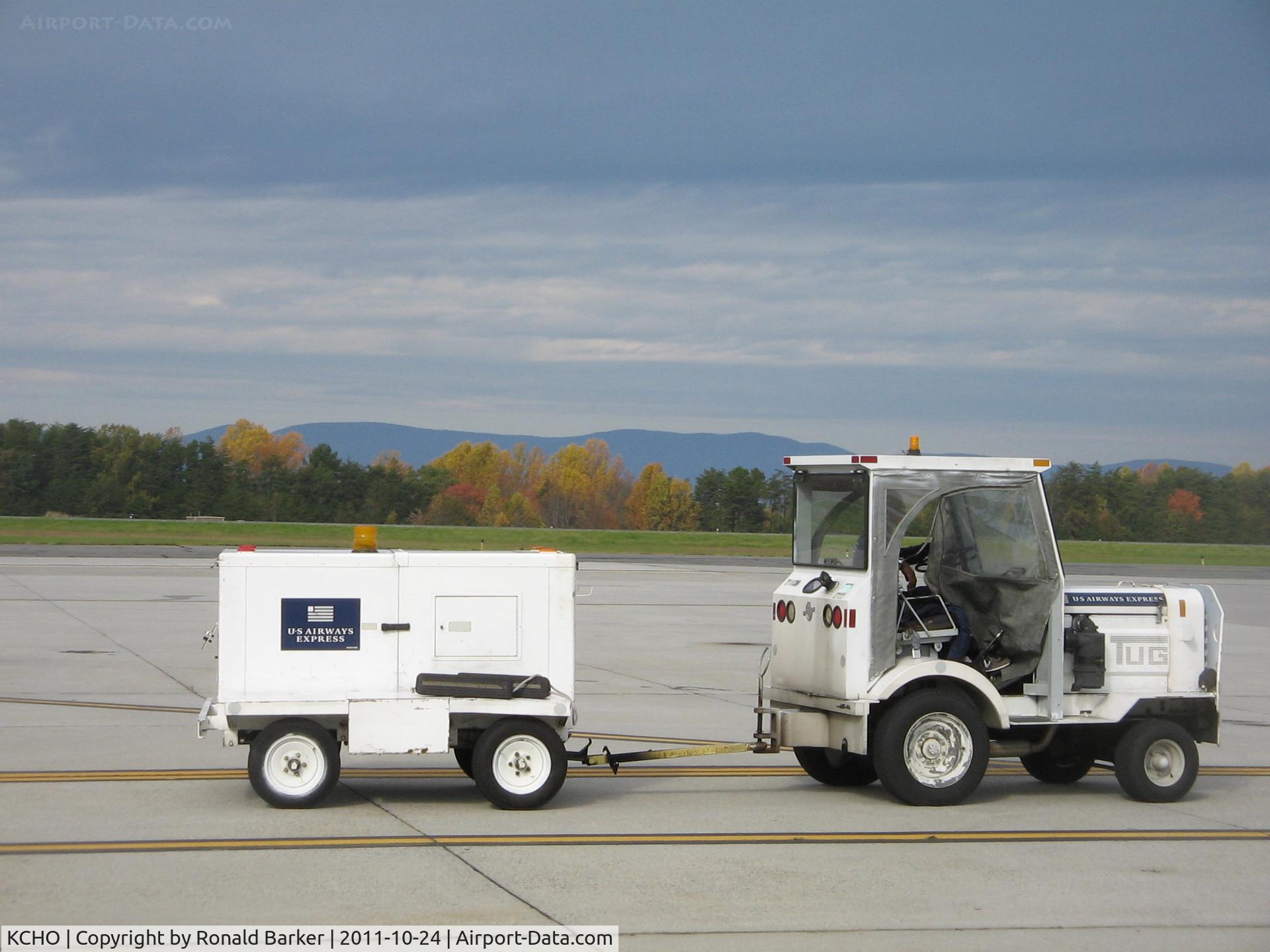 Charlottesville-albemarle Airport (CHO) - Ground equipment