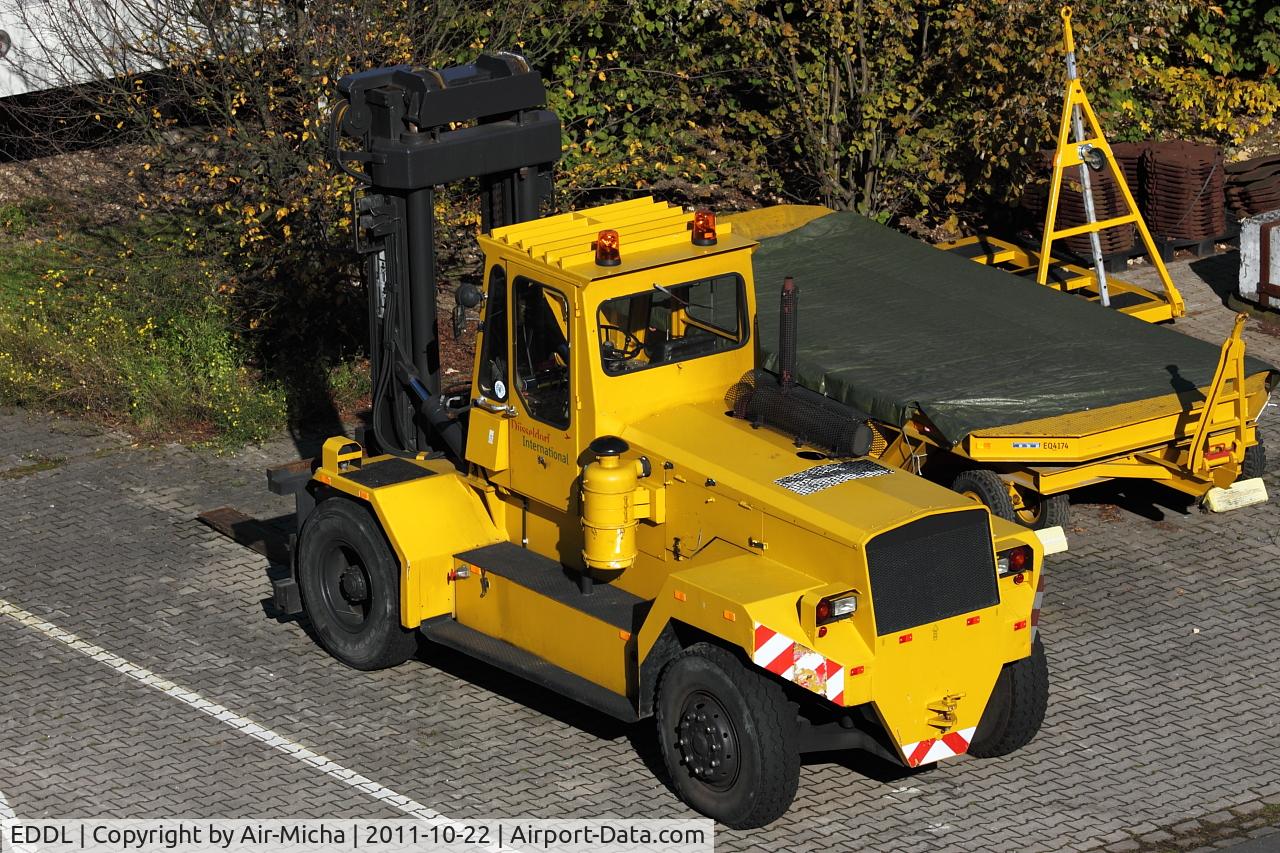Düsseldorf International Airport, Düsseldorf Germany (EDDL) - Forklifts !