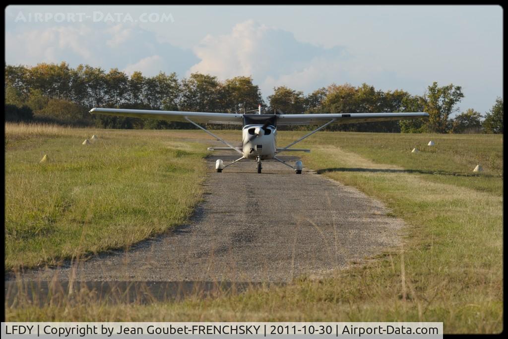Bordeaux Yvrac Airport, Bordeaux France (LFDY) - .......
