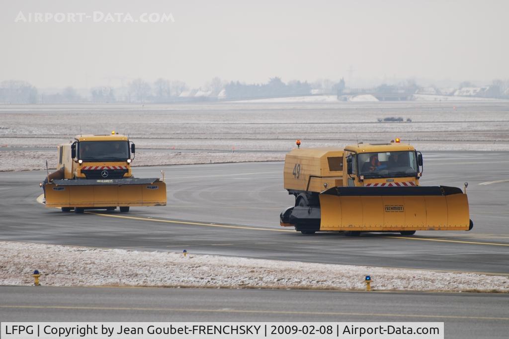 Paris Charles de Gaulle Airport (Roissy Airport), Paris France (LFPG) - WINTER