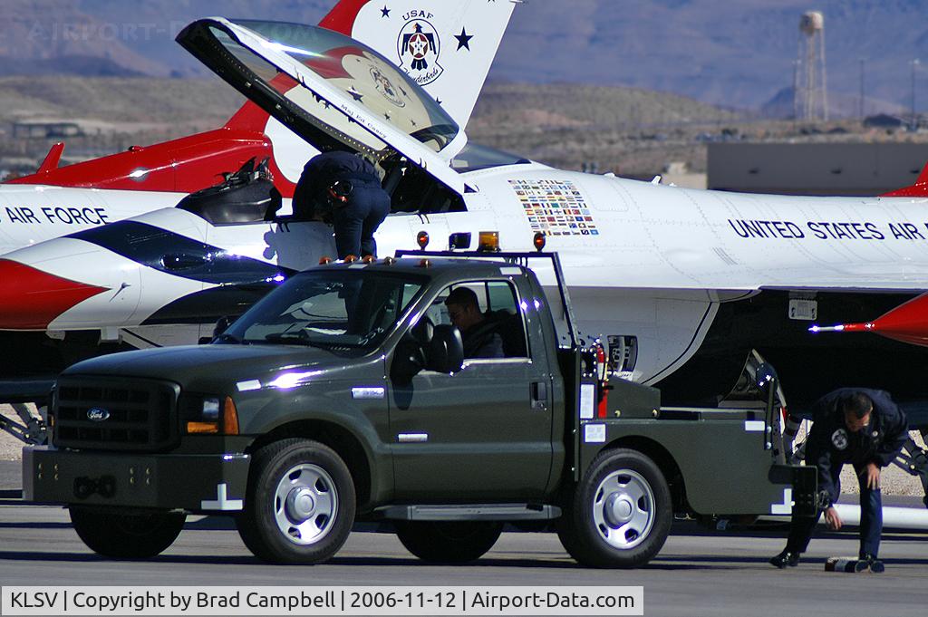 Nellis Afb Airport (LSV) - USAF Thunderbirds - Aviation Nation 2006