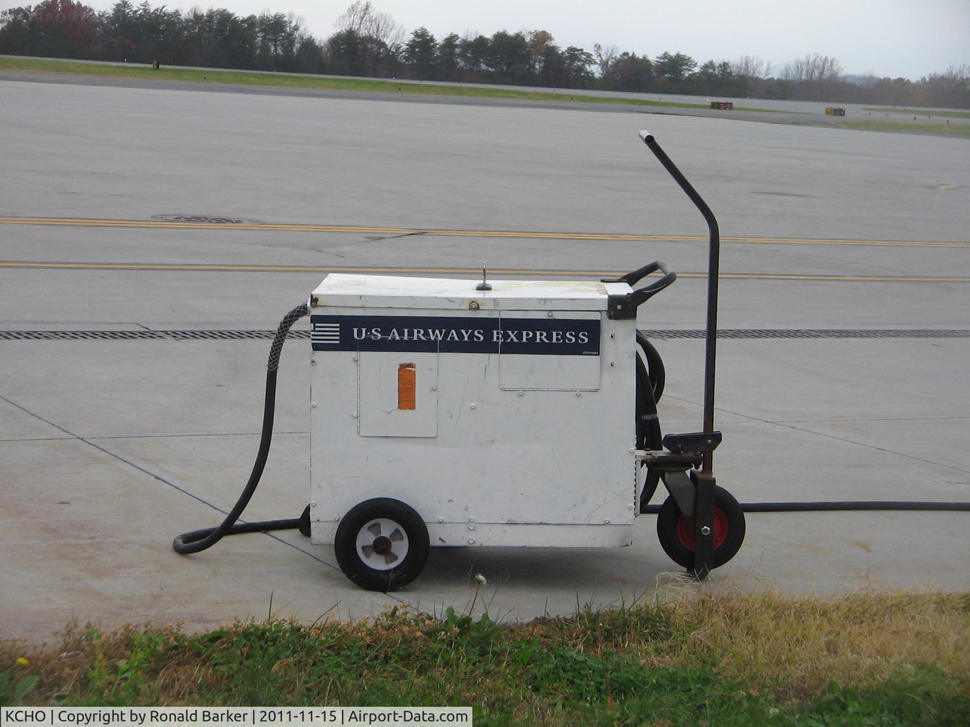 Charlottesville-albemarle Airport (CHO) - Ground equipment