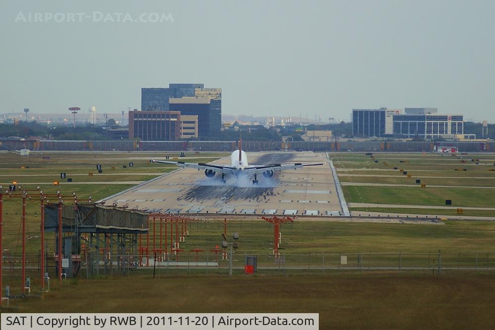 San Antonio International Airport (SAT) - Delta 757 on 12R