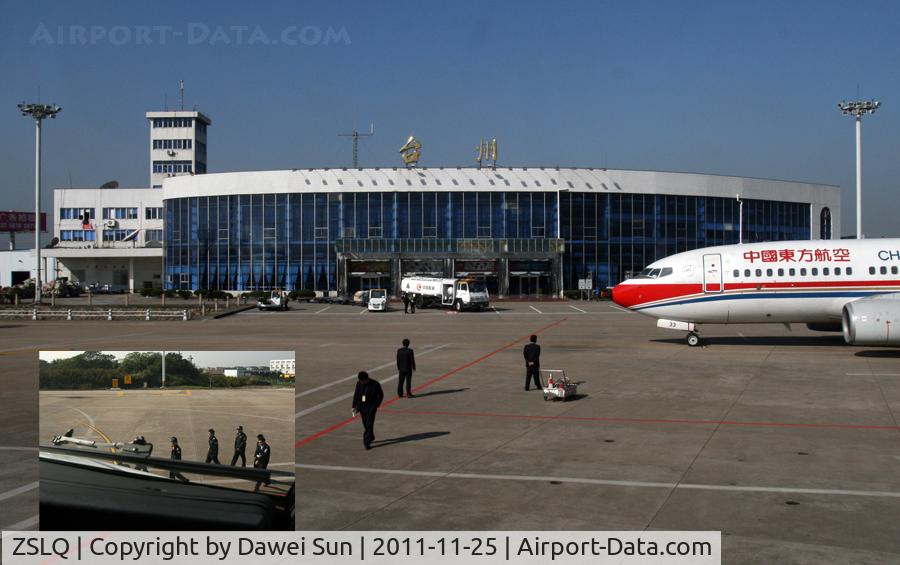 Huangyan Luqiao Airport, Huangyan, Zhejiang China (ZSLQ) - A suspect in the plane,After the plane landed on the police arrest a suspect
