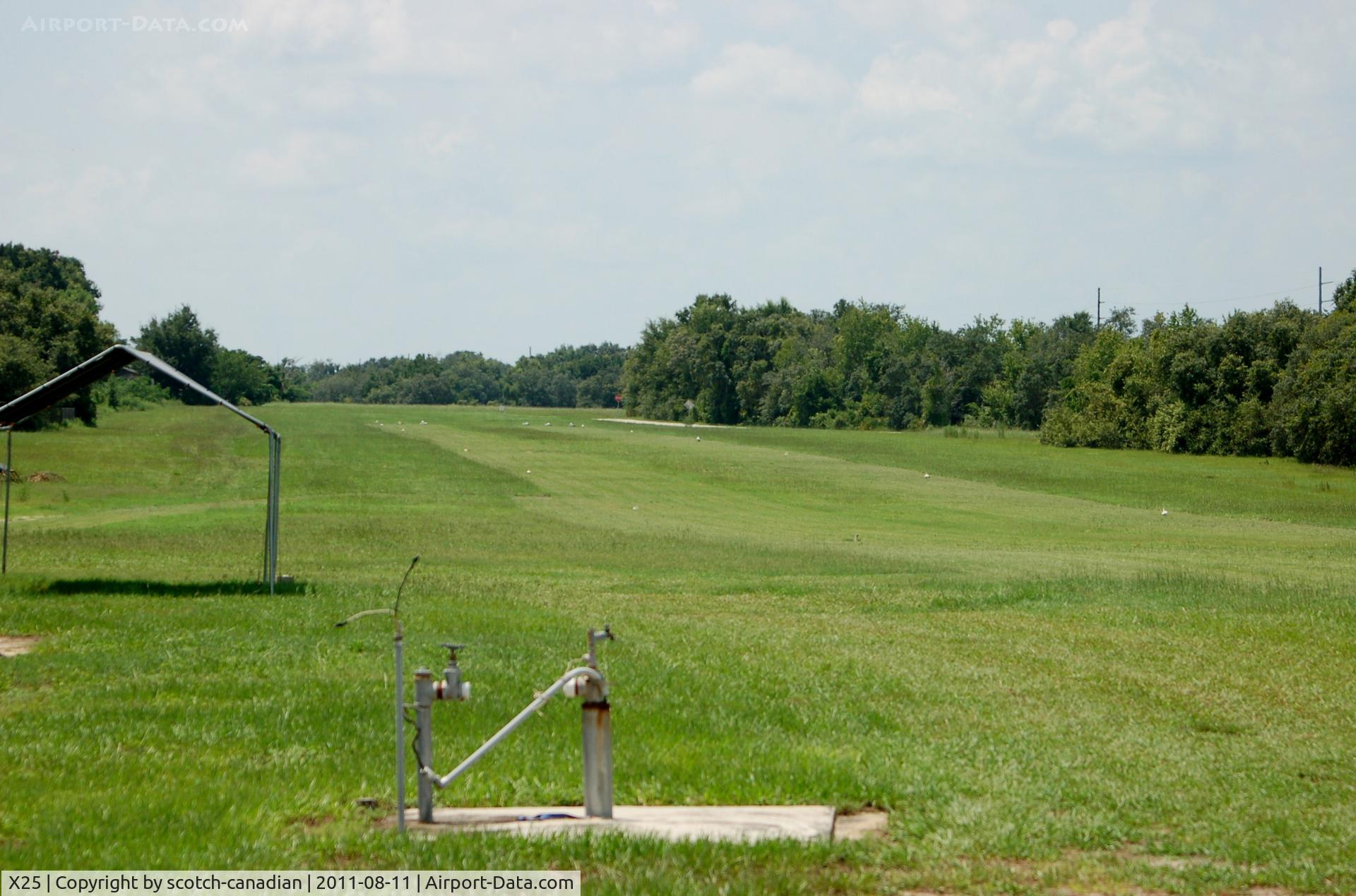 Chalet Suzanne Air Strip Airport (X25) - Runway 18/36 at Chalet Suzanne Air Strip, Lake Wales, NY