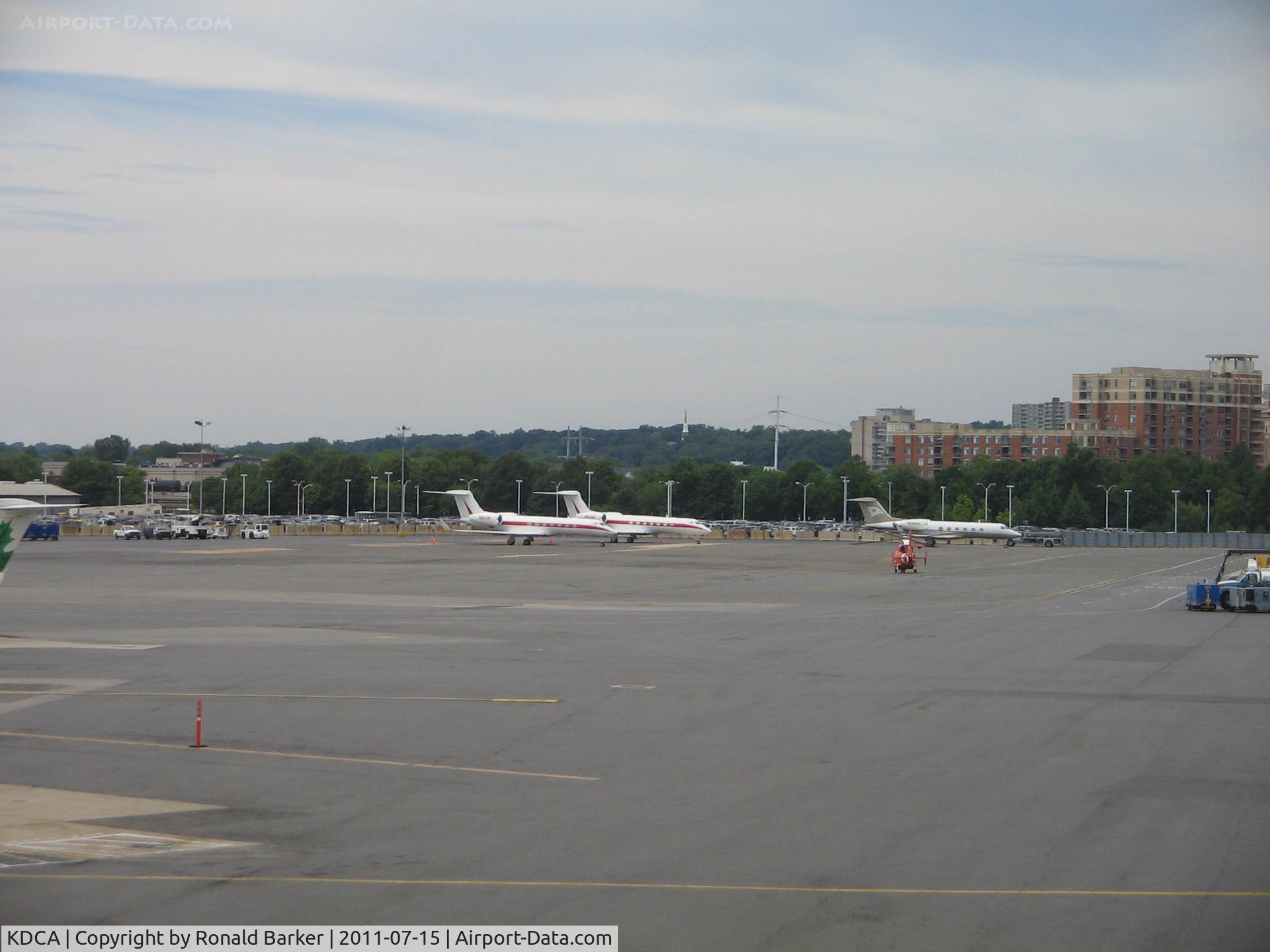 Ronald Reagan Washington National Airport (DCA) - Biz jets at National