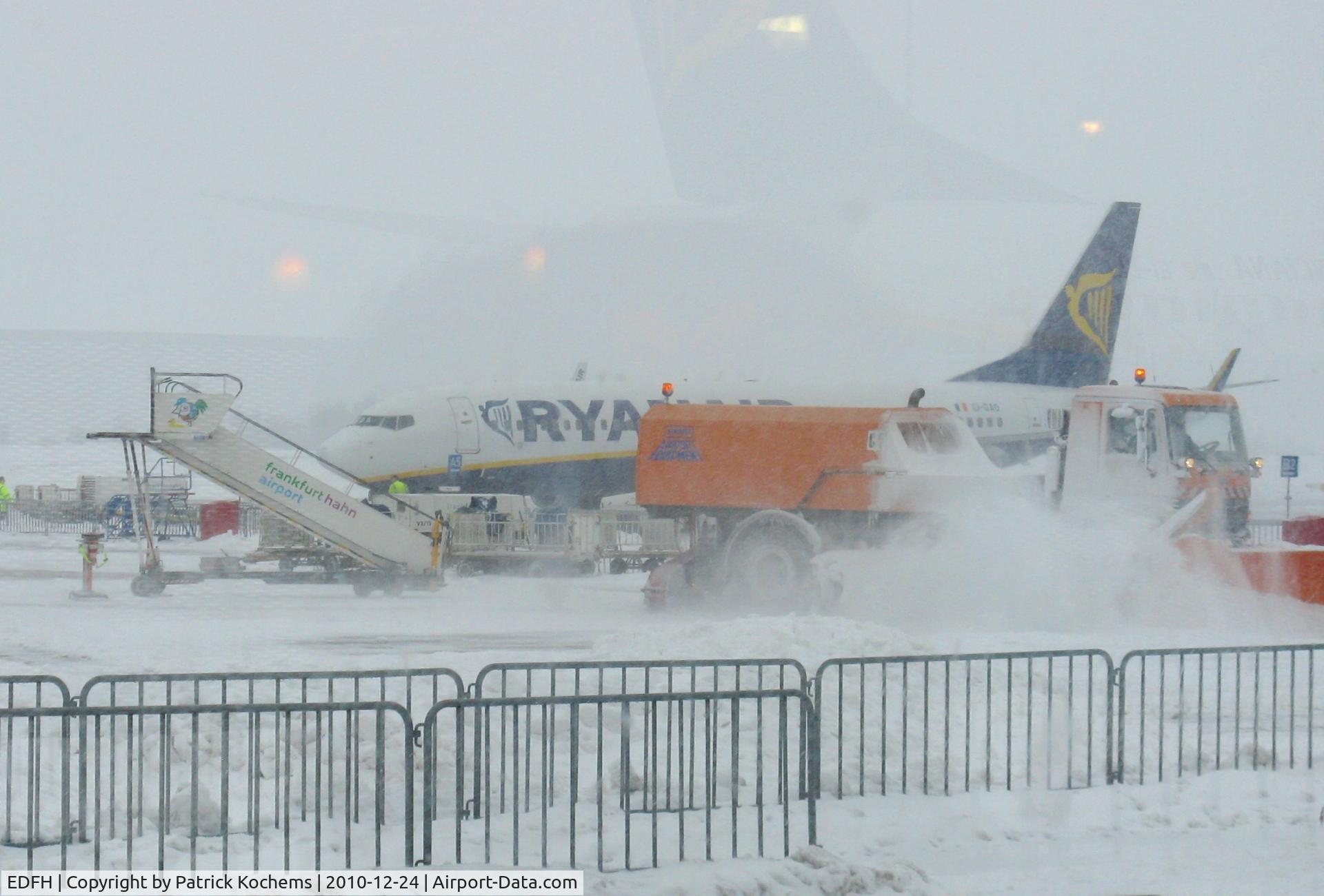 Frankfurt-Hahn Airport, Rhineland-Palatinate Germany (EDFH) - Picture Francfurt Hahn the 24.12.2010