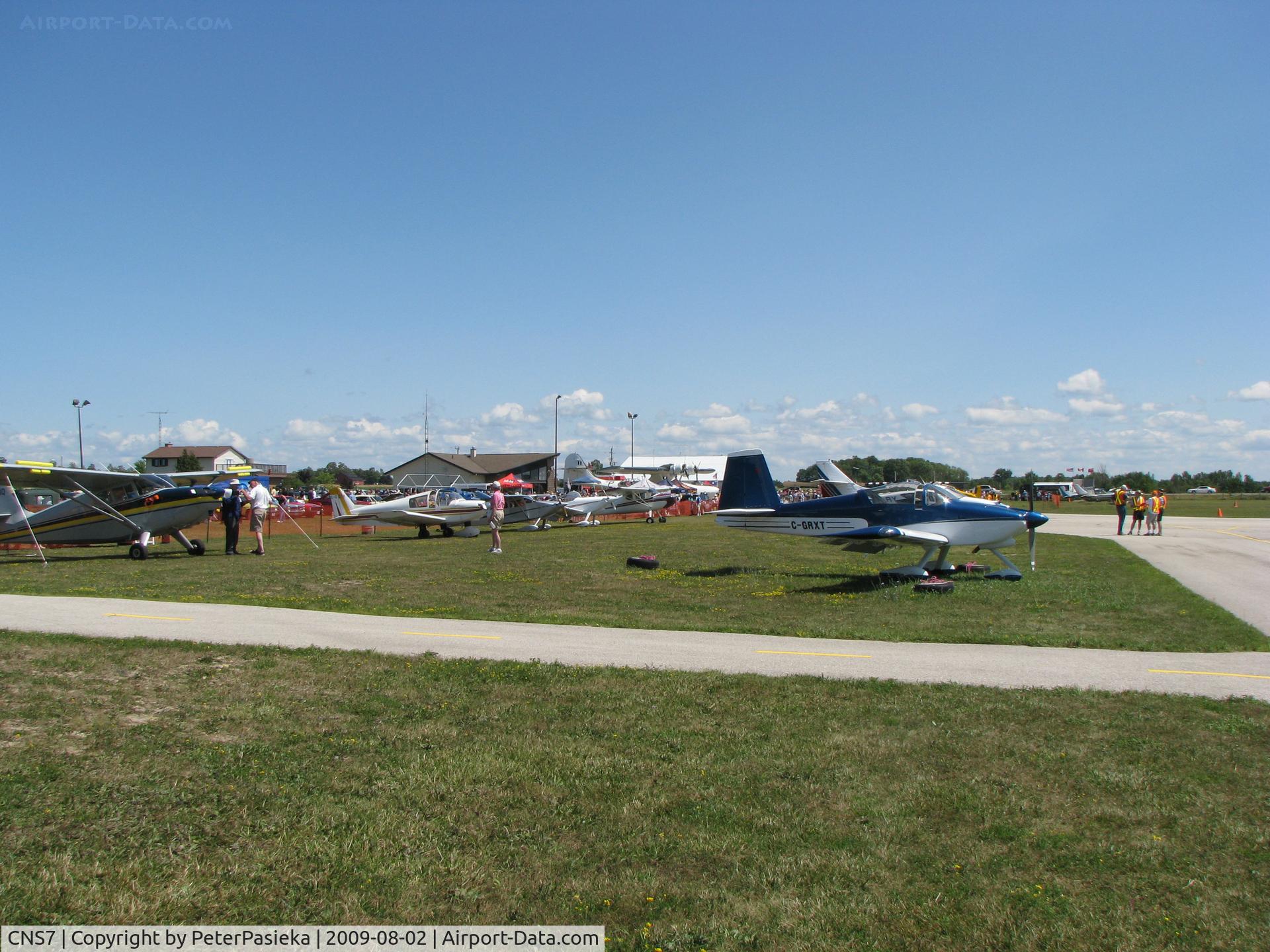 CNS7 Airport - Kincardine Airport fly-in 2009
