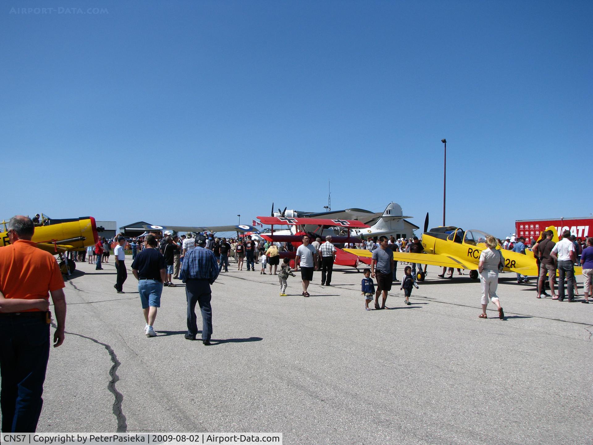 CNS7 Airport - Kincardine Airport Fly-in 2009