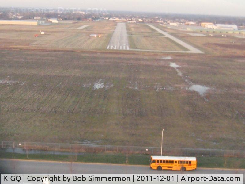 Lansing Municipal Airport (IGQ) - Short final for 27