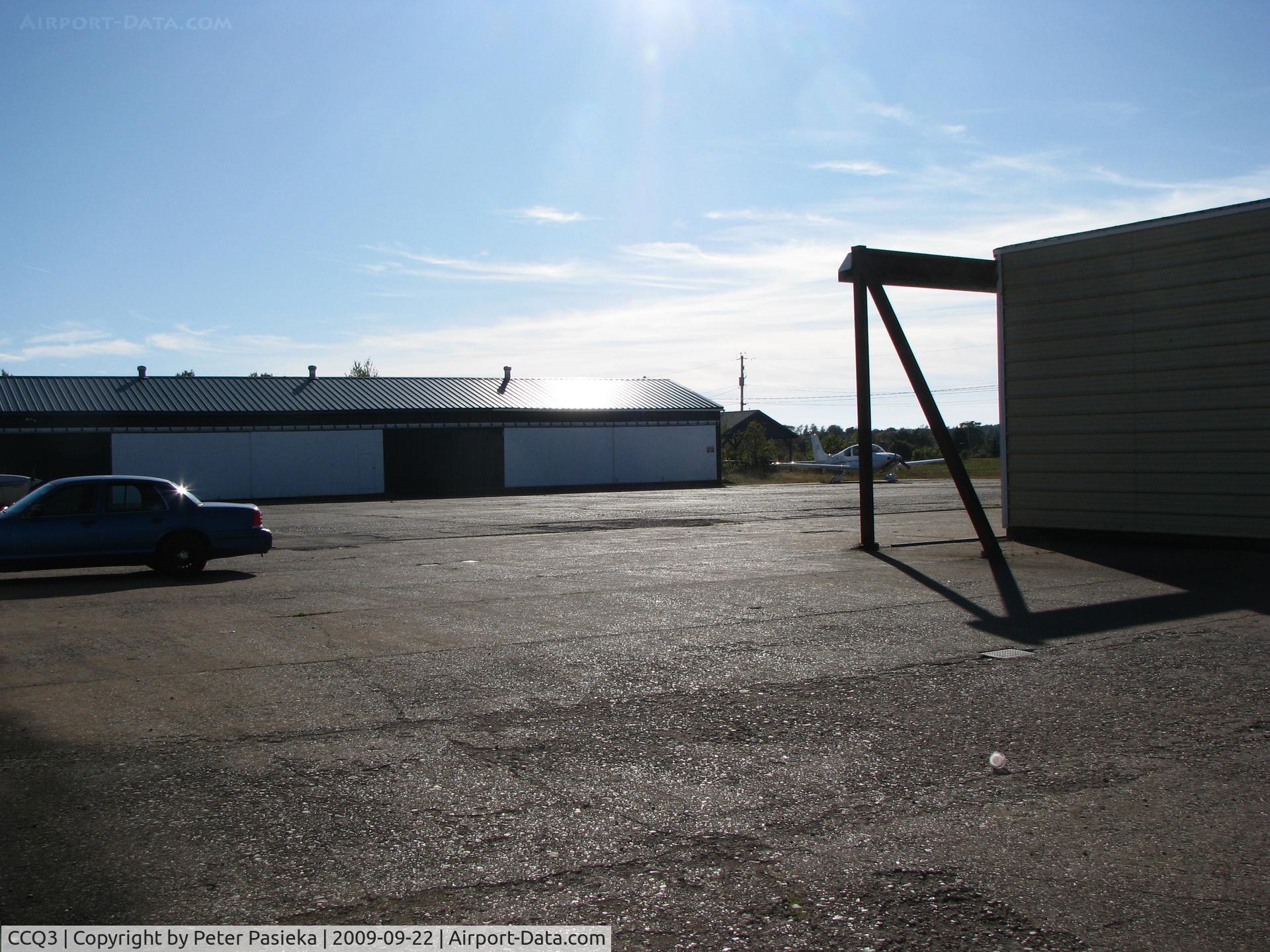 CCQ3 Airport - Hangars at the Debert Airport