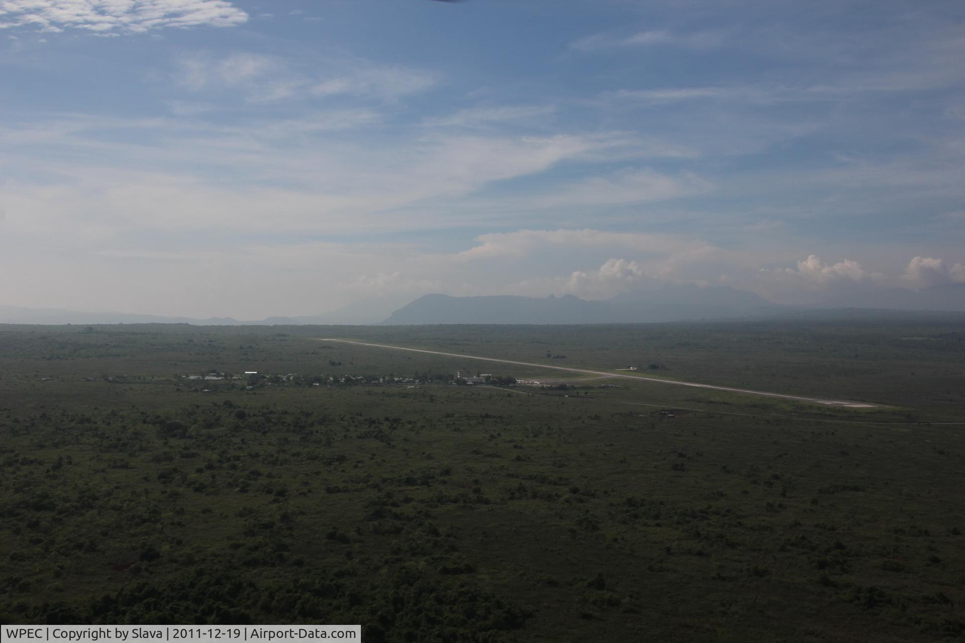 Baucau Airport, Baucau East Timor (WPEC) - Baucau RW 32 approach in the back and 14 is on the right side of the photo (we approaching 14 RW)
