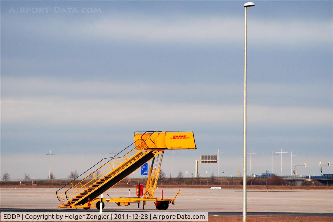 Leipzig/Halle Airport, Leipzig/Halle Germany (EDDP) - That´s Gwendolyn, one of those gangways standing around the whole day on DHL Air Hub apron...... 