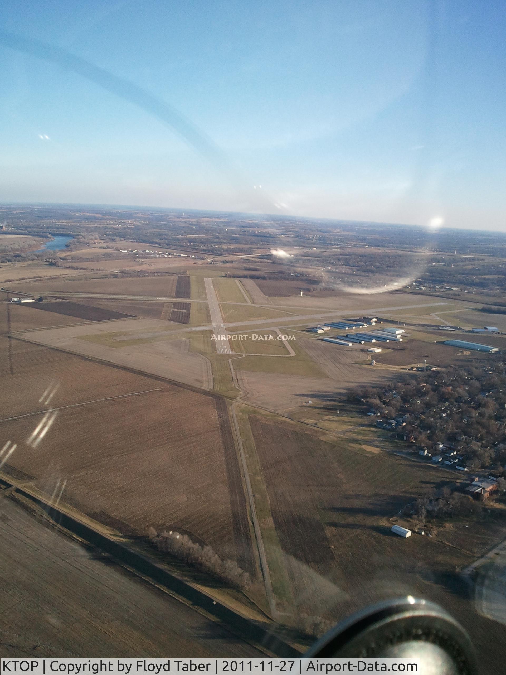 Philip Billard Municipal Airport (TOP) - Downwind for 36