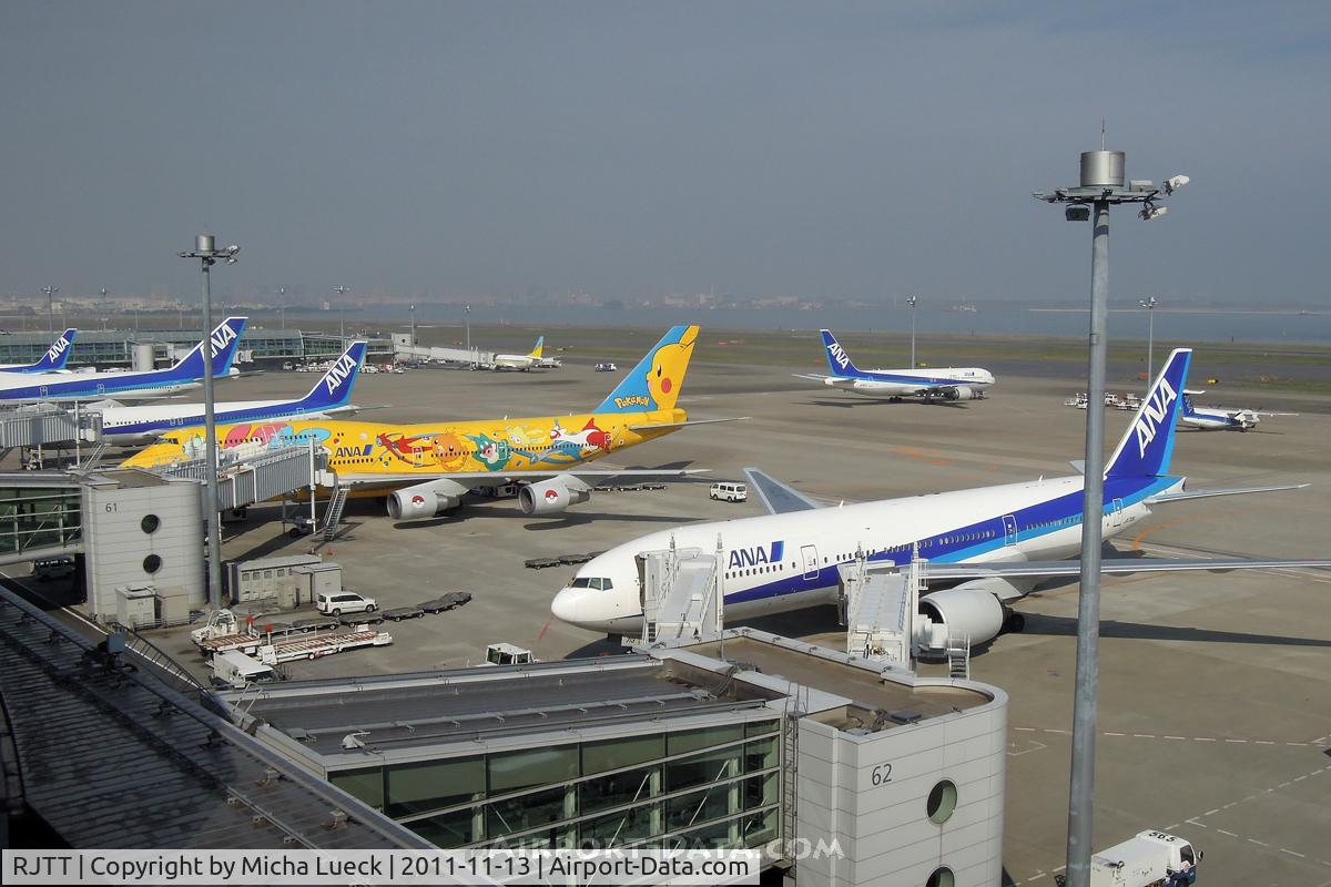 Tokyo International Airport (Haneda), Ota, Tokyo Japan (RJTT) - Busy ANA ramp at Haneda