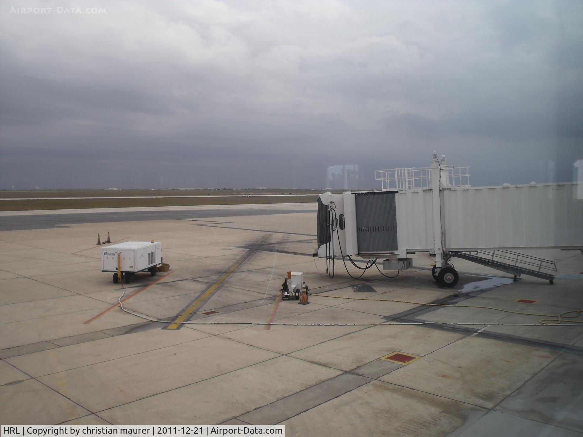 Valley International Airport (HRL) - gate 7