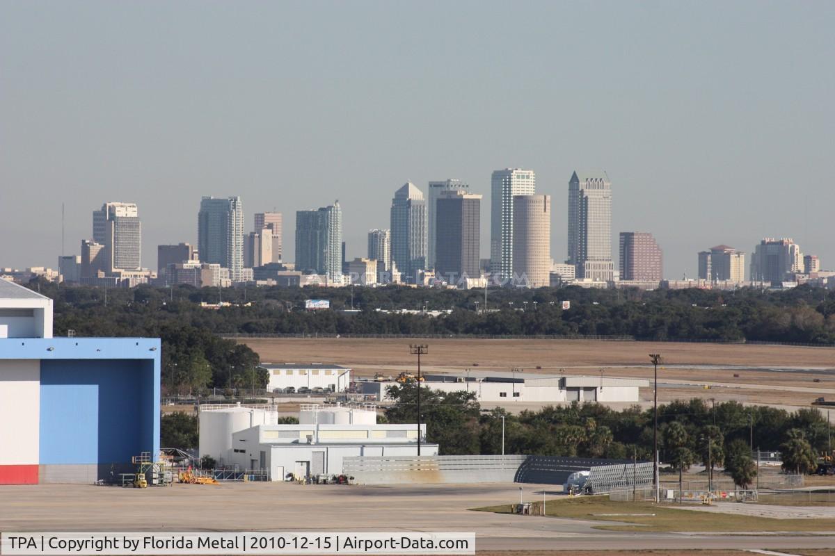 Tampa International Airport (TPA) - Beautiful Downtown Tampa across the field