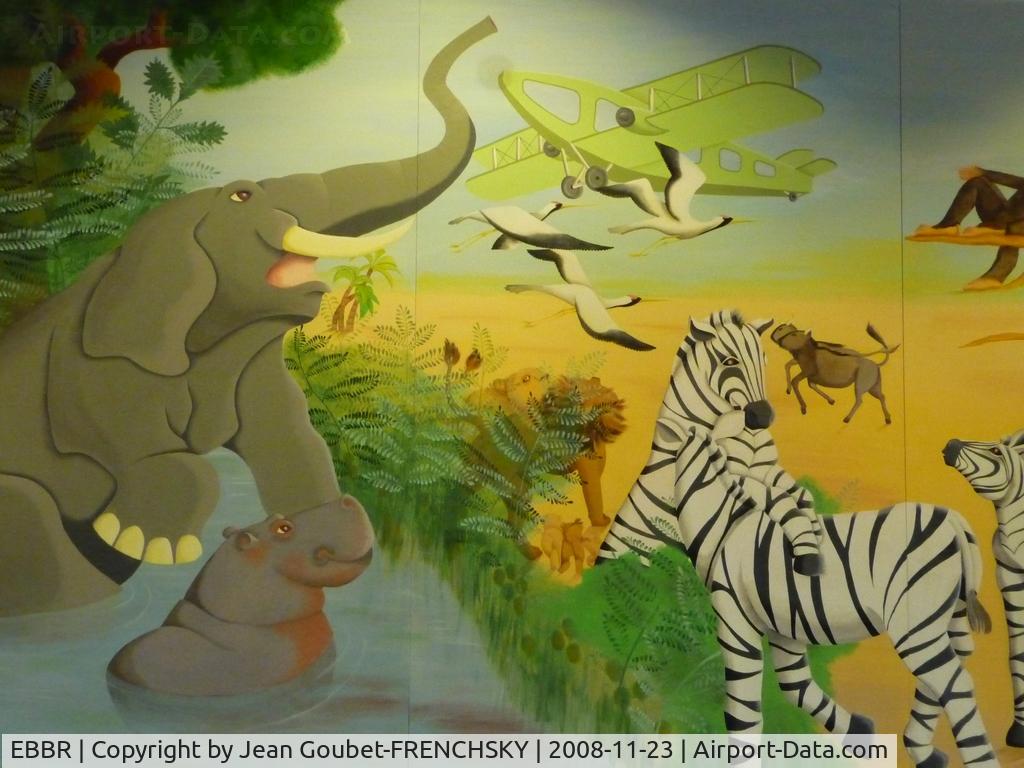 Brussels Airport, Brussels / Zaventem   Belgium (EBBR) - peinture et décoration