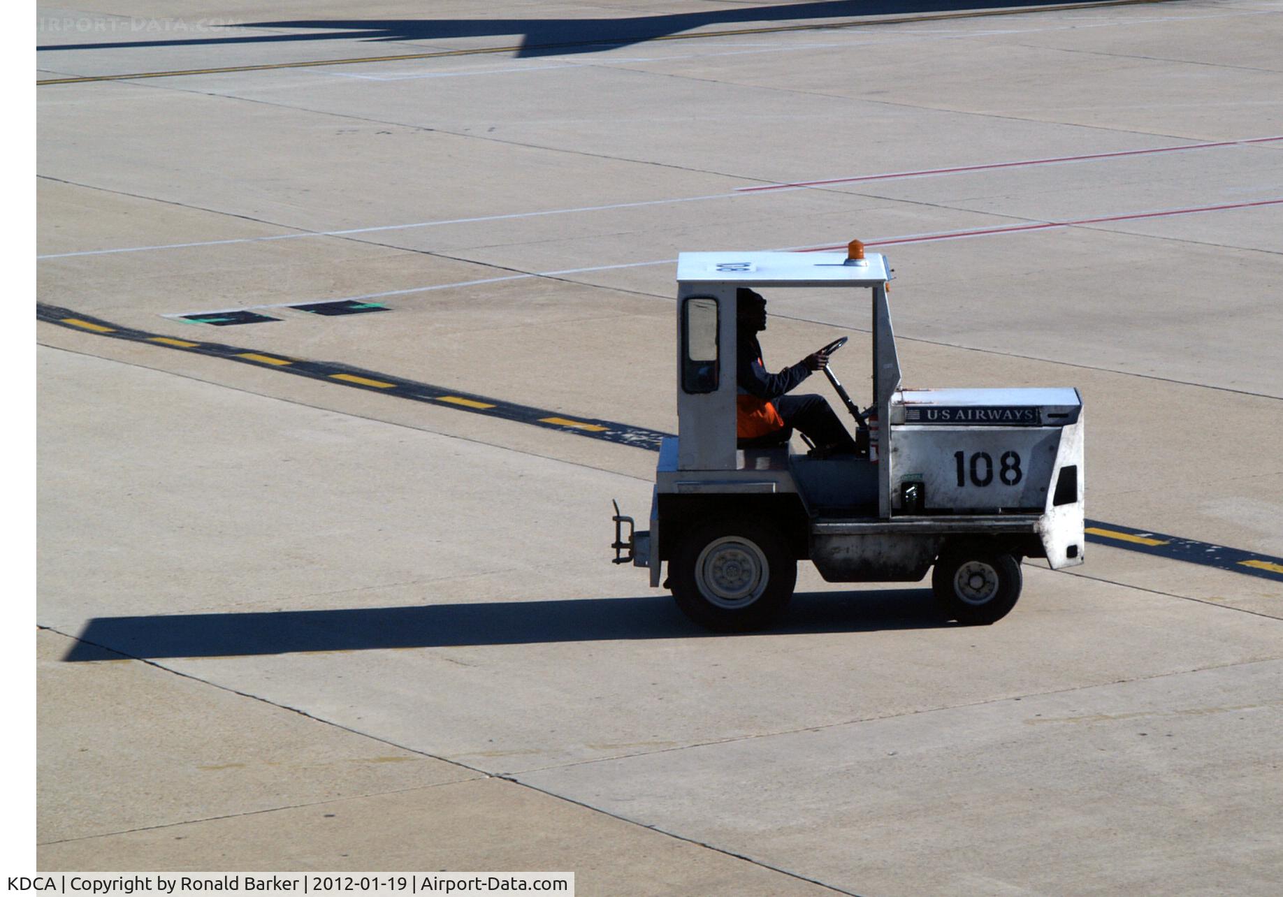 Ronald Reagan Washington National Airport (DCA) - Tug 108
