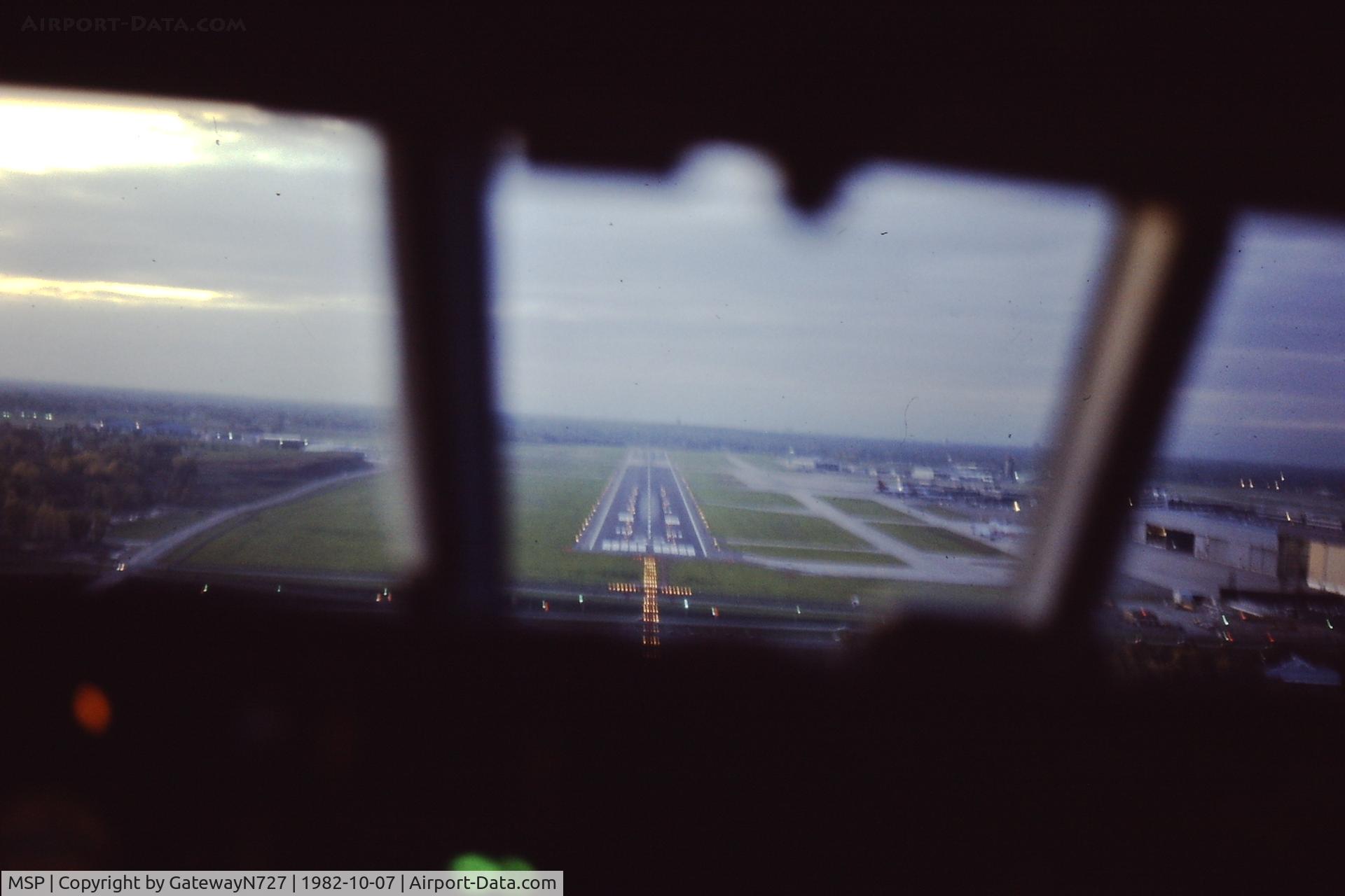 Minneapolis-st Paul Intl/wold-chamberlain Airport (MSP) - Short final to rwy 29L from a Falcon 20 jumpseat.