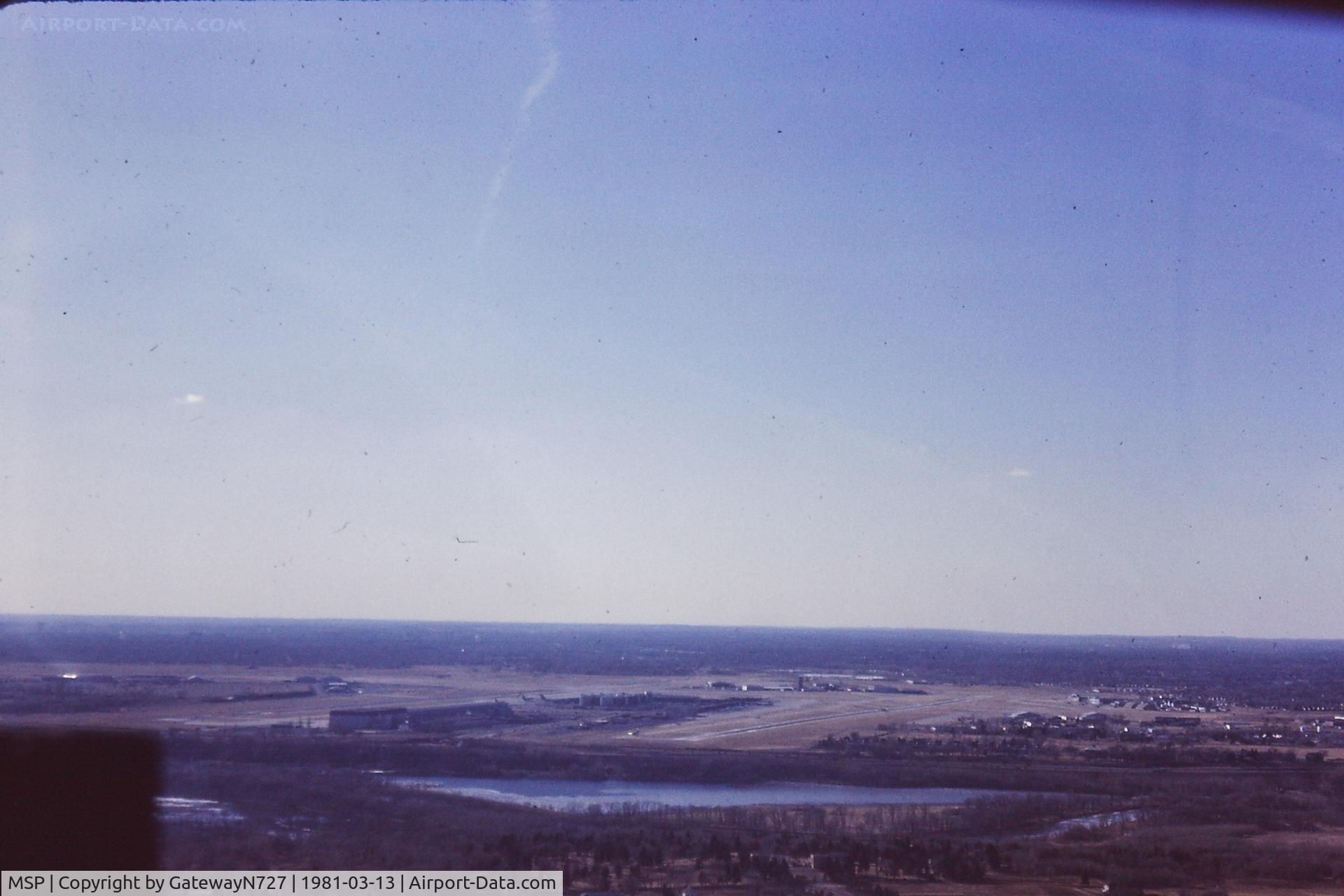 Minneapolis-st Paul Intl/wold-chamberlain Airport (MSP) - Approx 1.5 miles E of MSP. Taken from N84891.