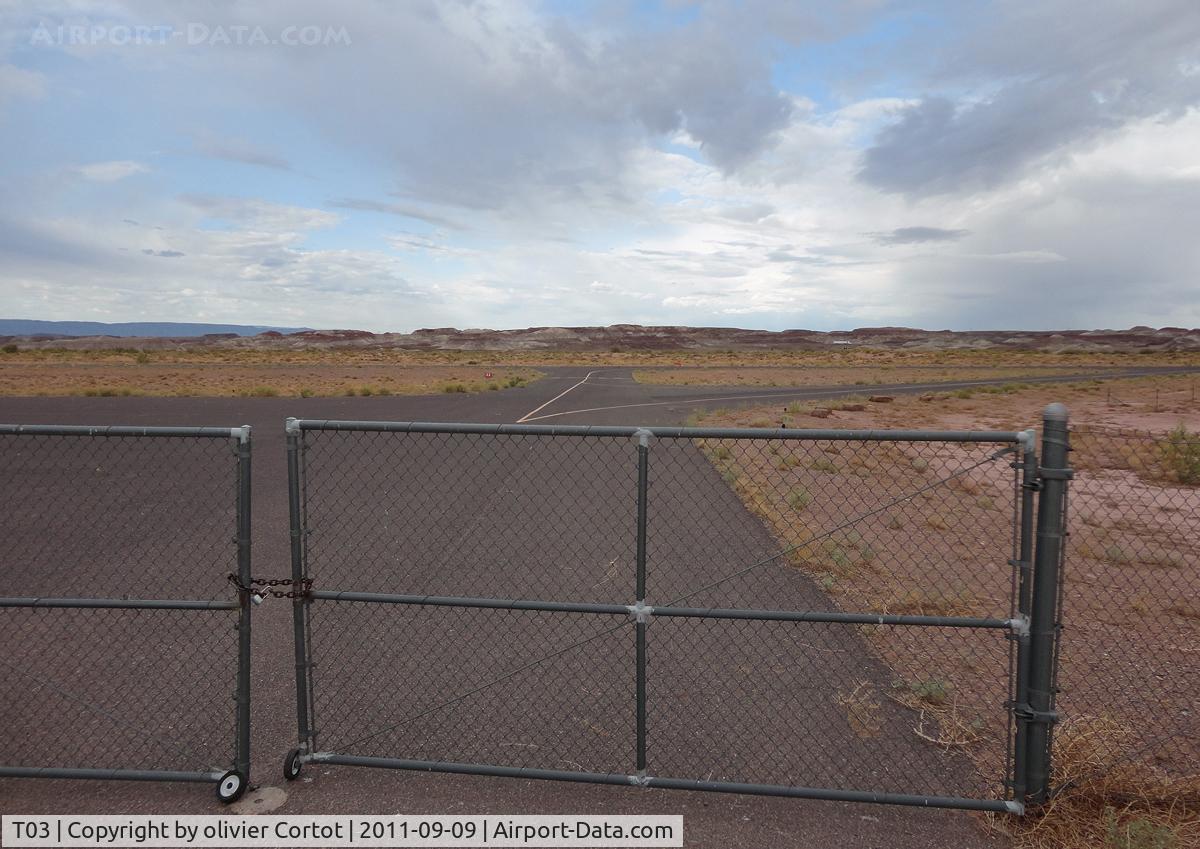 Tuba City Airport (T03) - Front gate ^^
