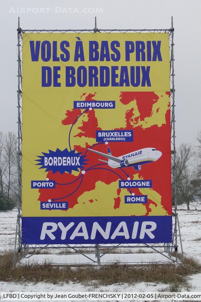 Bordeaux Airport, Merignac Airport France (LFBD) - pub winter 2011/12