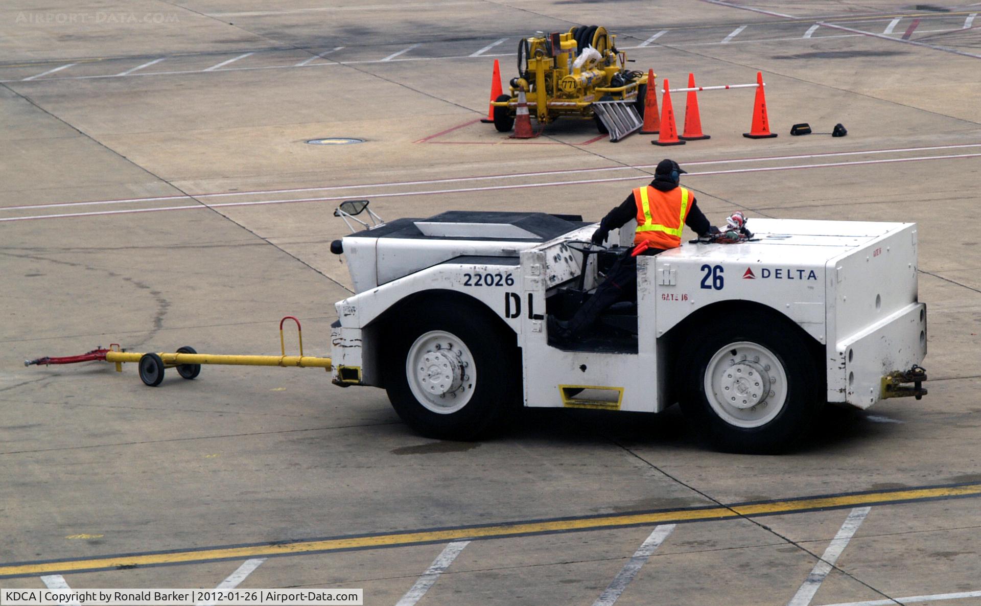 Ronald Reagan Washington National Airport (DCA) - Aircraft tug 22026