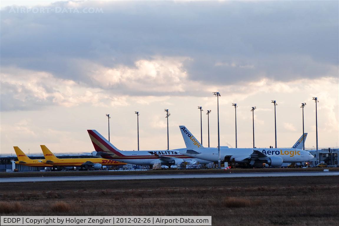 Leipzig/Halle Airport, Leipzig/Halle Germany (EDDP) - Loading keeps going on......