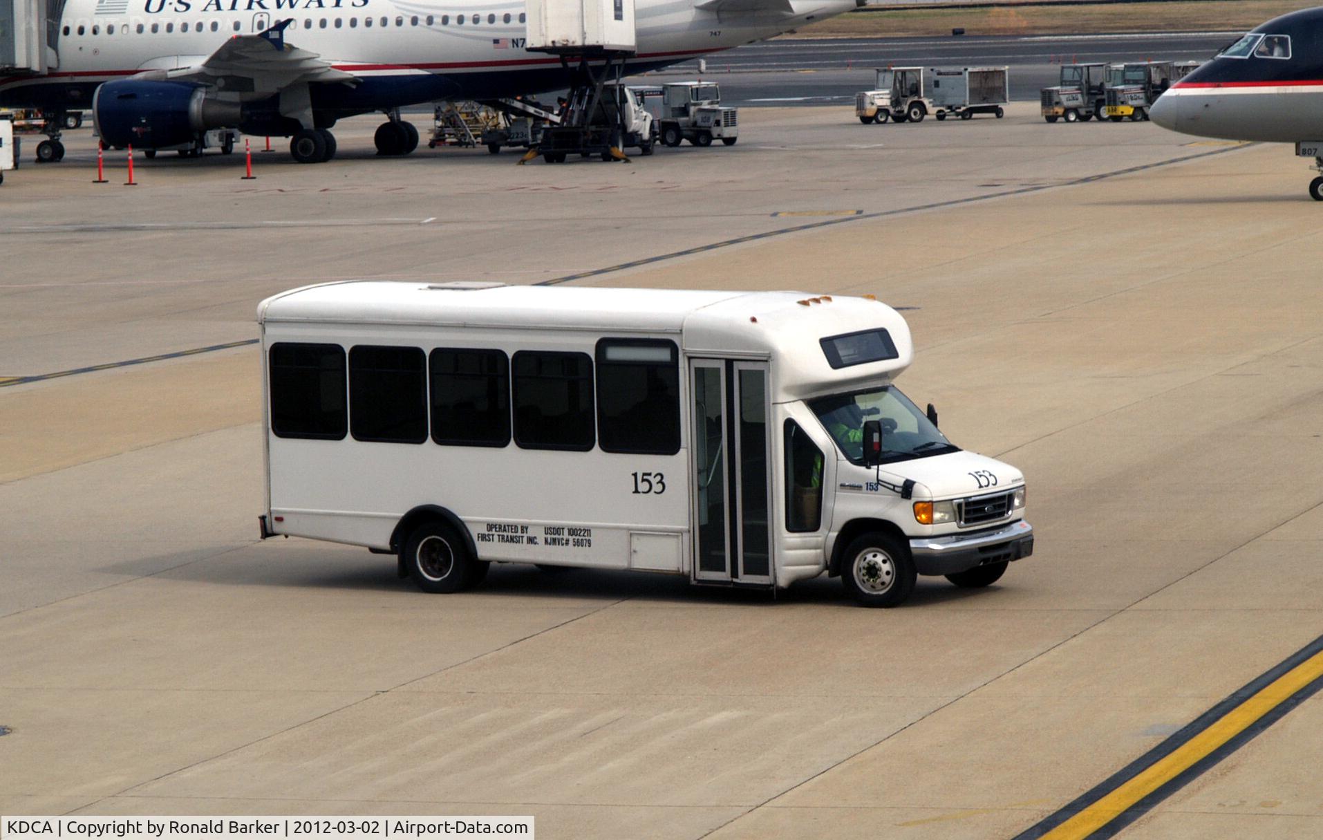 Ronald Reagan Washington National Airport (DCA) - Bus 153