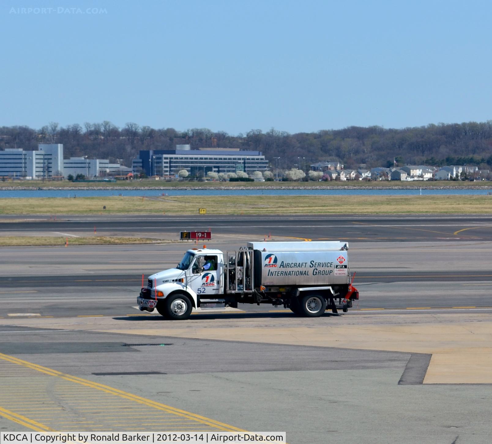 Ronald Reagan Washington National Airport (DCA) - Truck 52