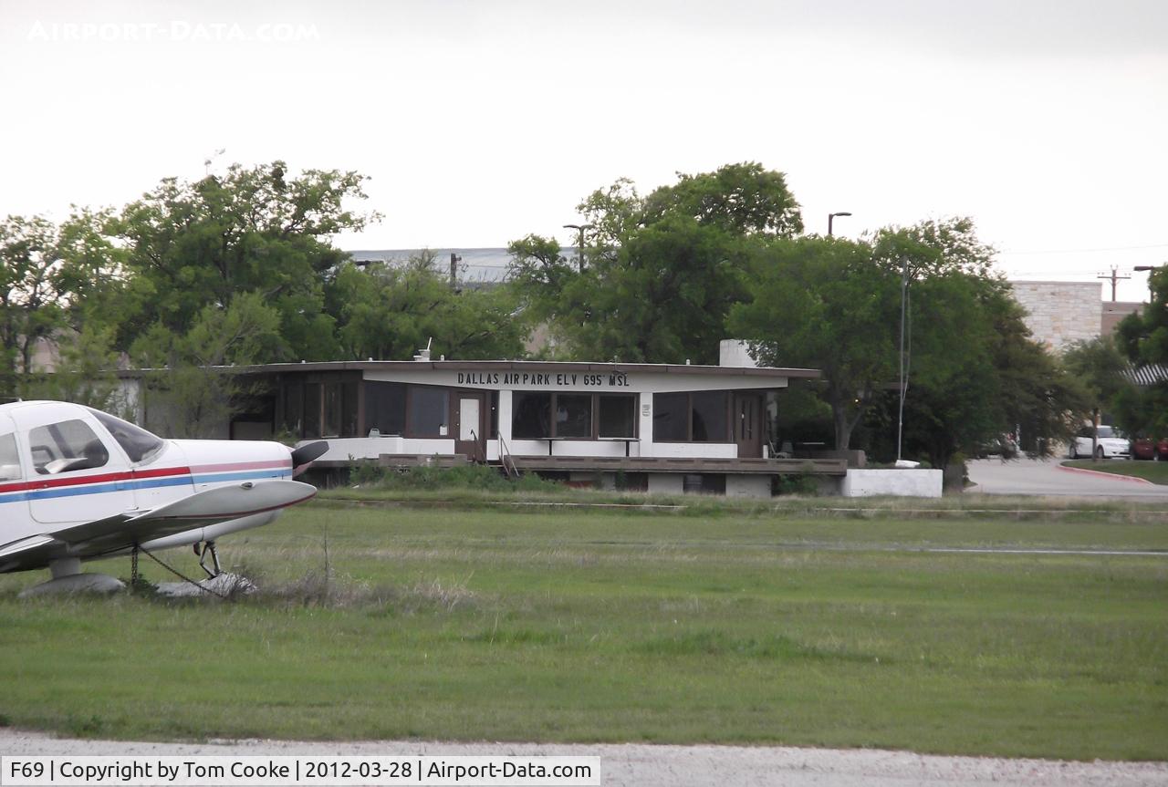 Air Park-dallas Airport (F69) - F69