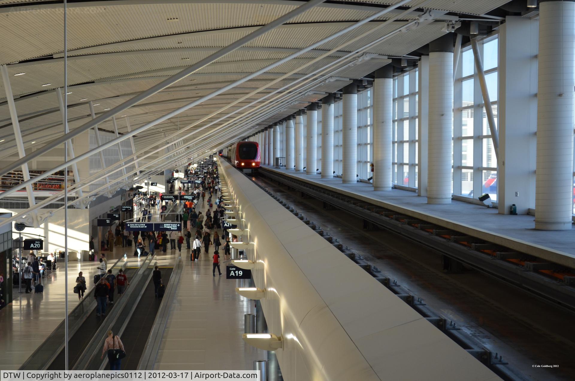 Detroit Metropolitan Wayne County Airport (DTW) - Inside the Edward H. McNamara Terminal at KDTW. This terminal mainly serves Delta Airlines.