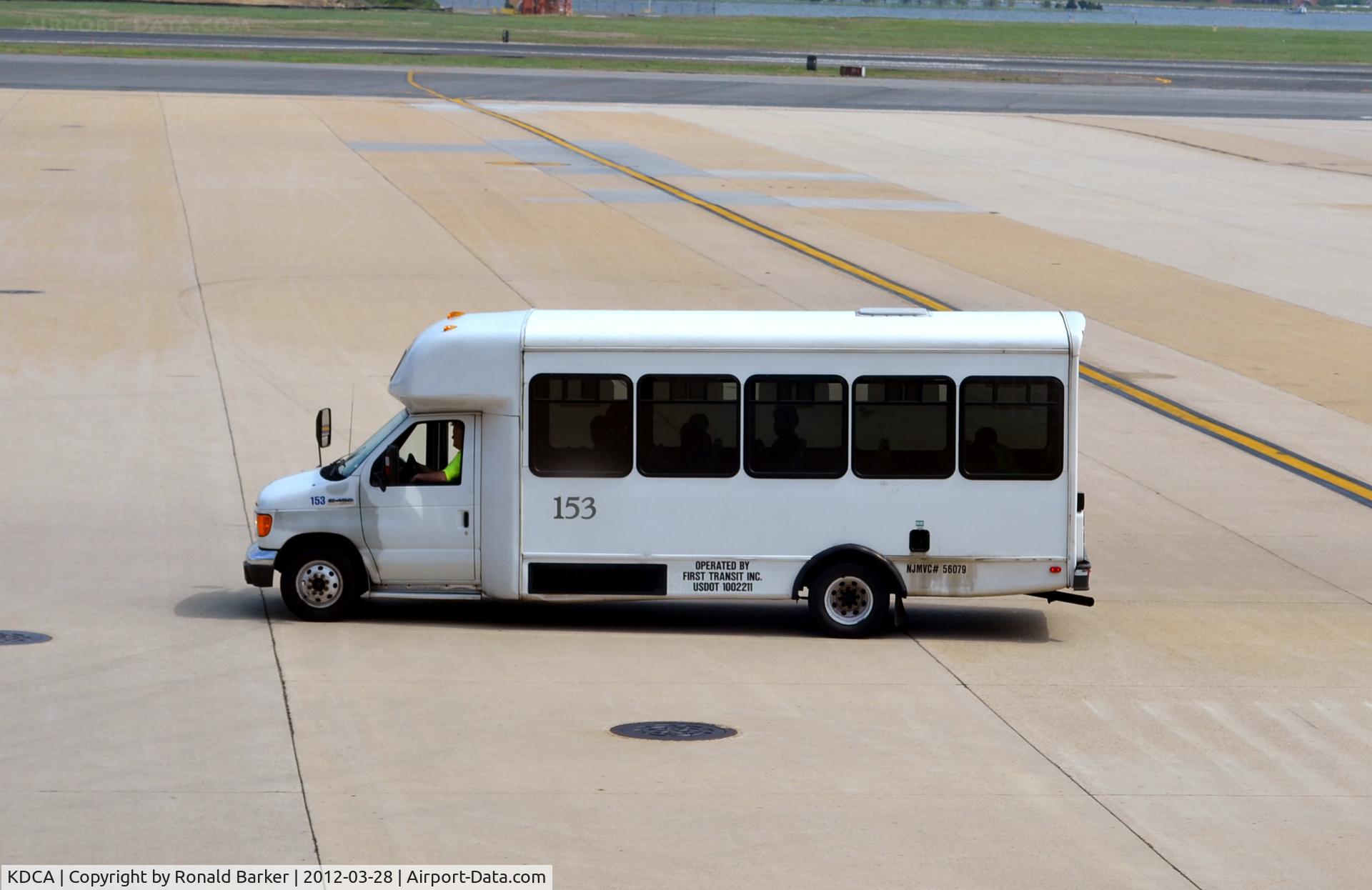 Ronald Reagan Washington National Airport (DCA) - Bus 153