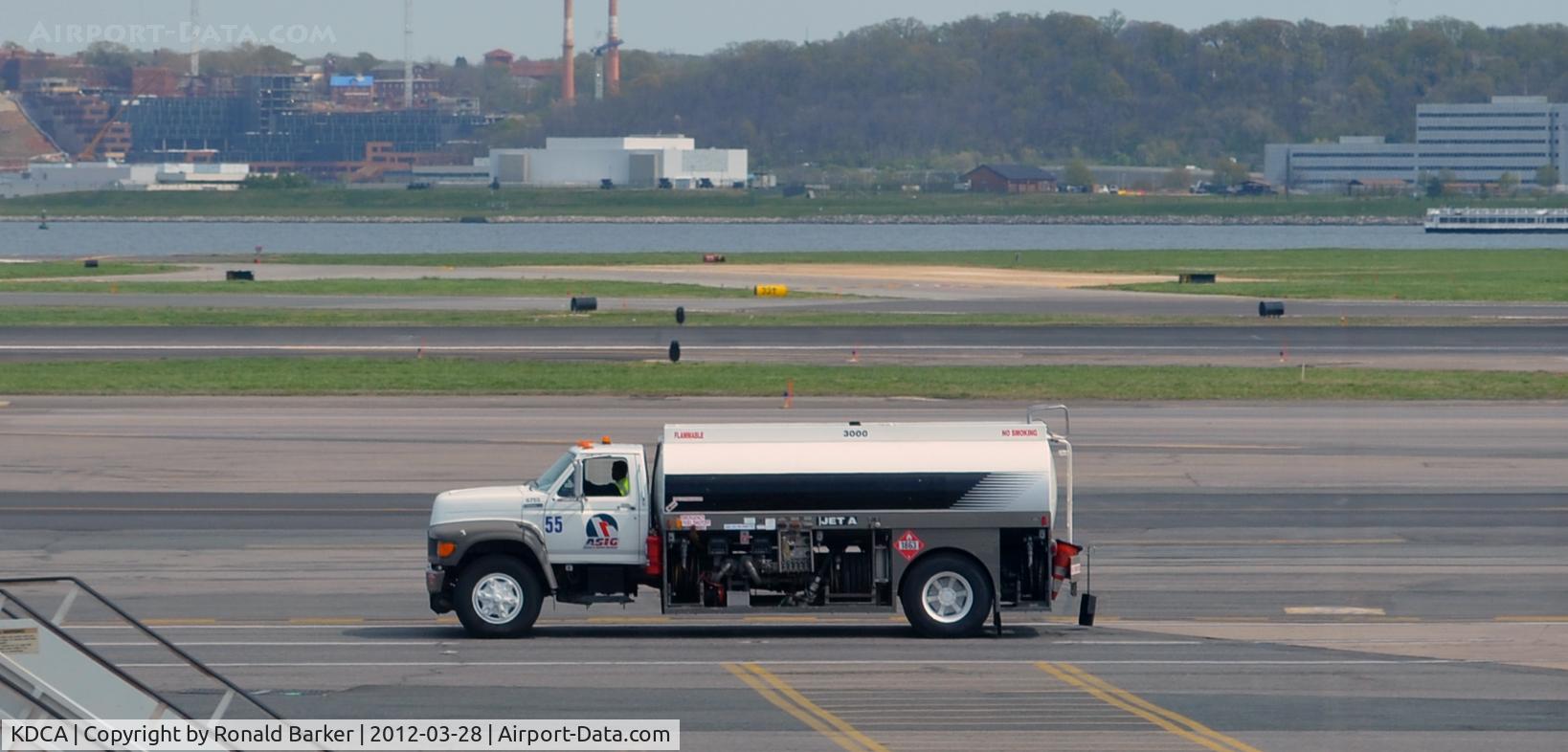 Ronald Reagan Washington National Airport (DCA) - Fuel truck 55