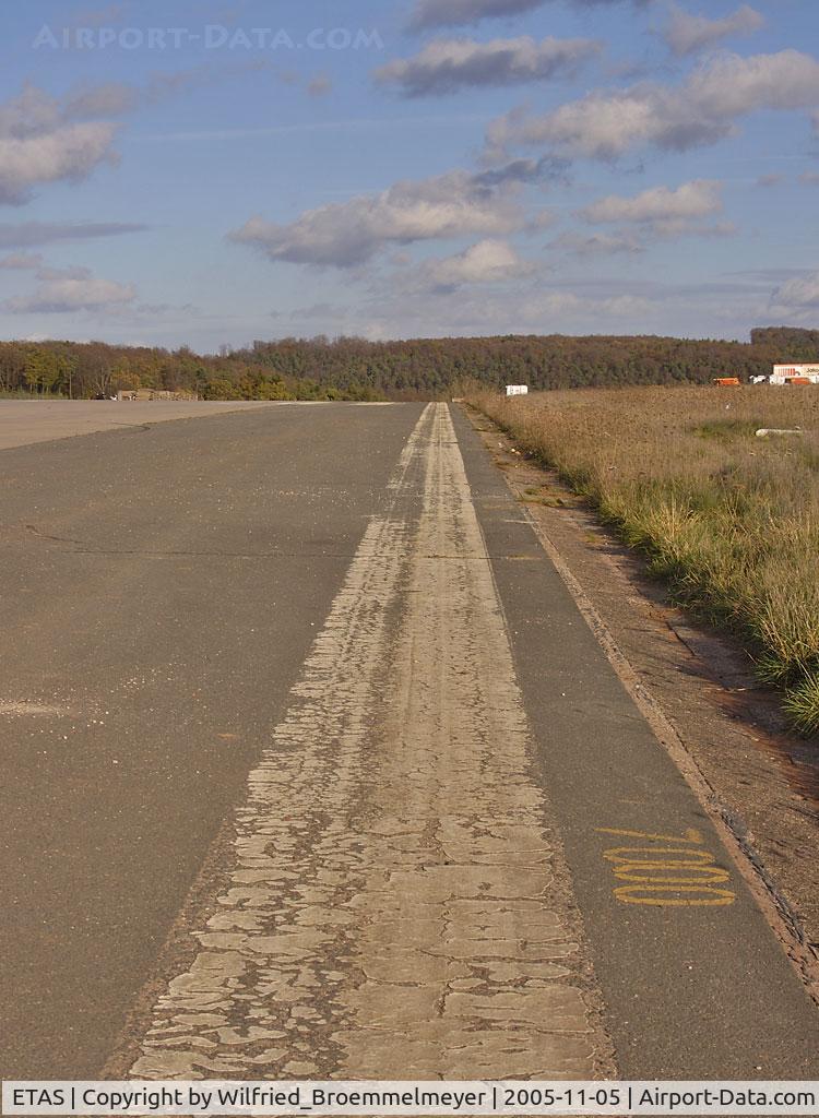 Sembach Airport, Sembach Germany (ETAS) - The 7000 feet marker at runway 06/24.