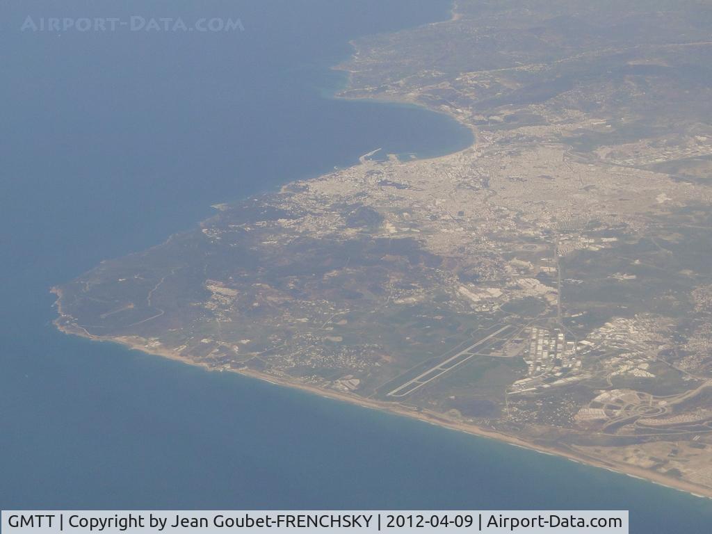 Ibn Batouta International Airport (Boukhaif/Tanger Airport), Tanger Morocco (GMTT) - aéroport Tanger - Ibn Batout flight AT792 level 400