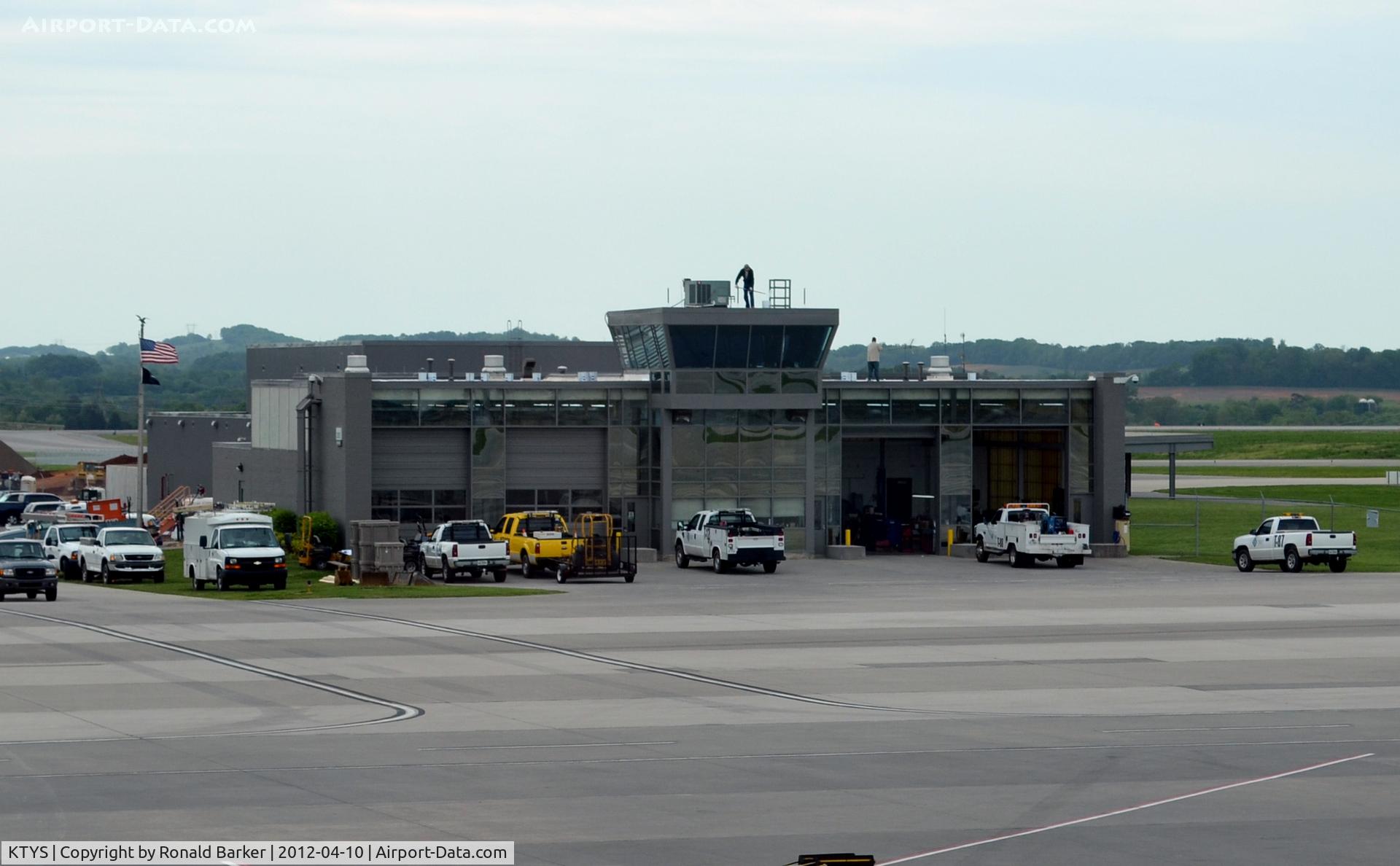 Mc Ghee Tyson Airport (TYS) - Building