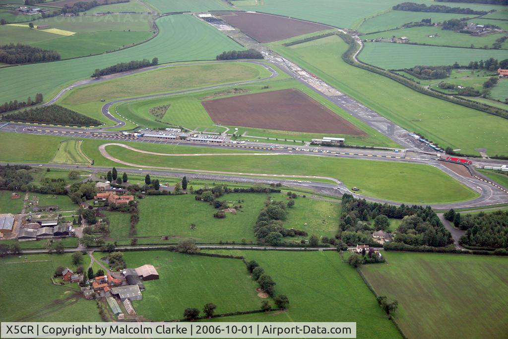X5CR Airport - Croft Airfield, some 15km south of Darlington in Co Durham, was formerly an RCAF. 6 Grp. Bomber Ops airfield, but is now primarily a car racing circuit although it still has a small number of resident aircraft.