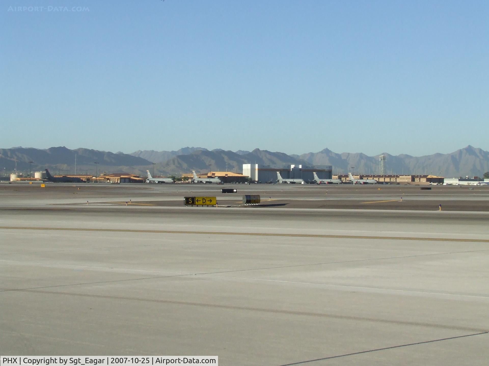 Phoenix Sky Harbor International Airport (PHX) - National Guard KC-135's