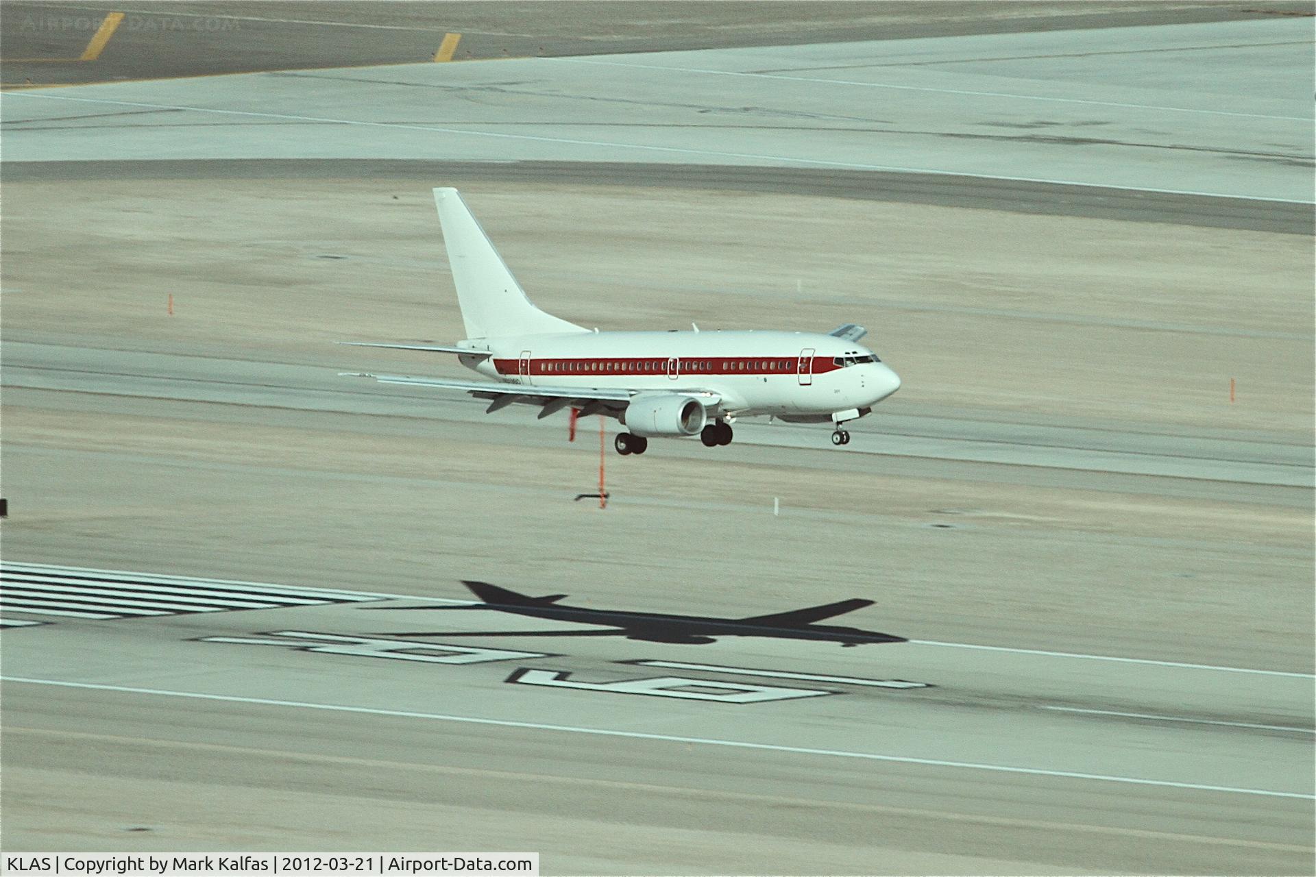 Harry Reid International Airport (LAS) - JANET/Department Of The Air Force Boeing 737-66N, arriving at Las Vegas on RWY 19R.