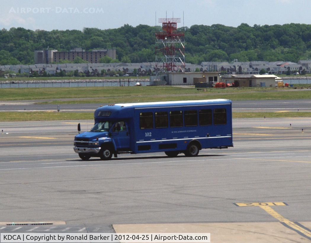 Ronald Reagan Washington National Airport (DCA) - Bus 102