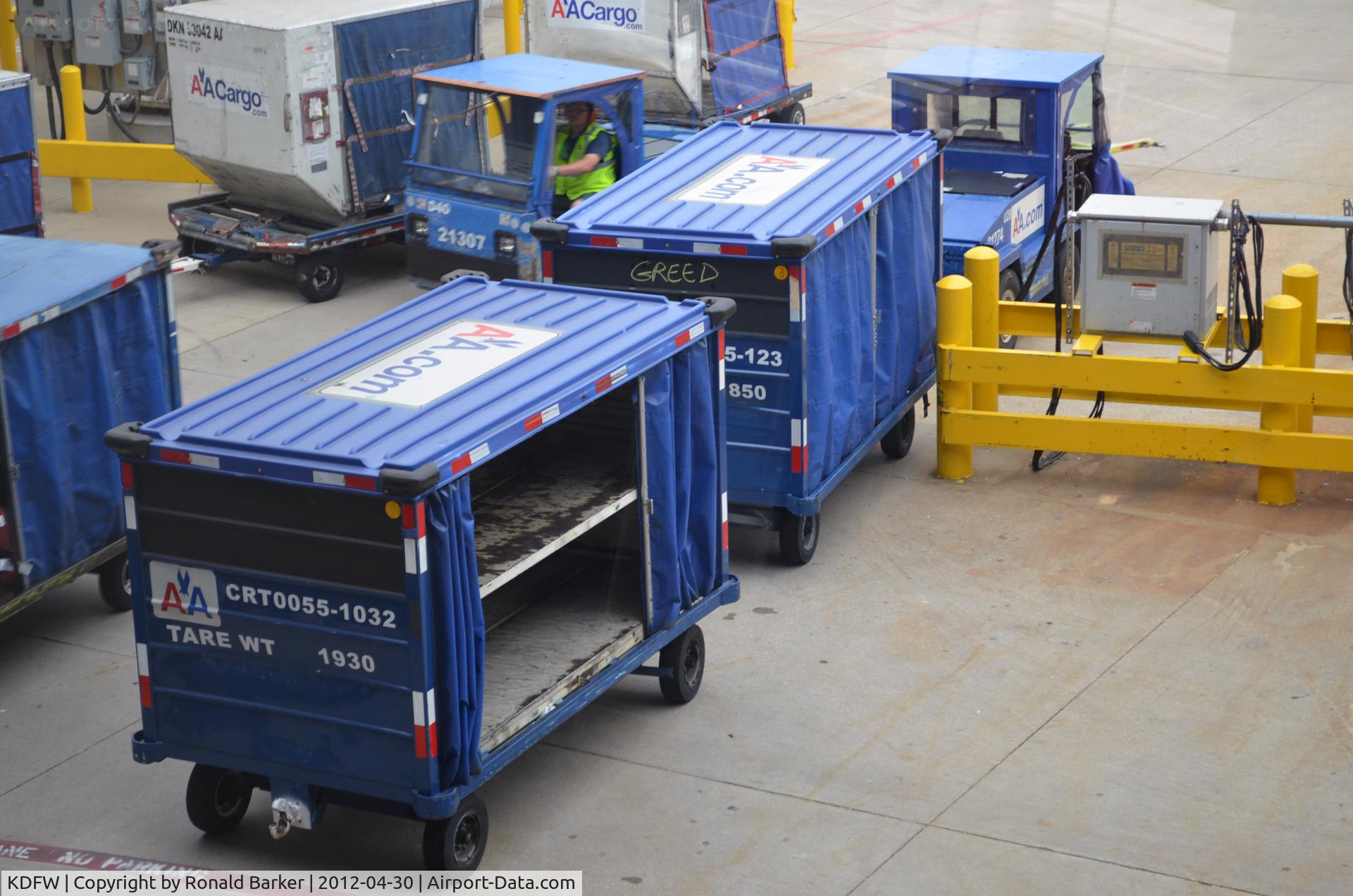 Dallas/fort Worth International Airport (DFW) - Baggage carts