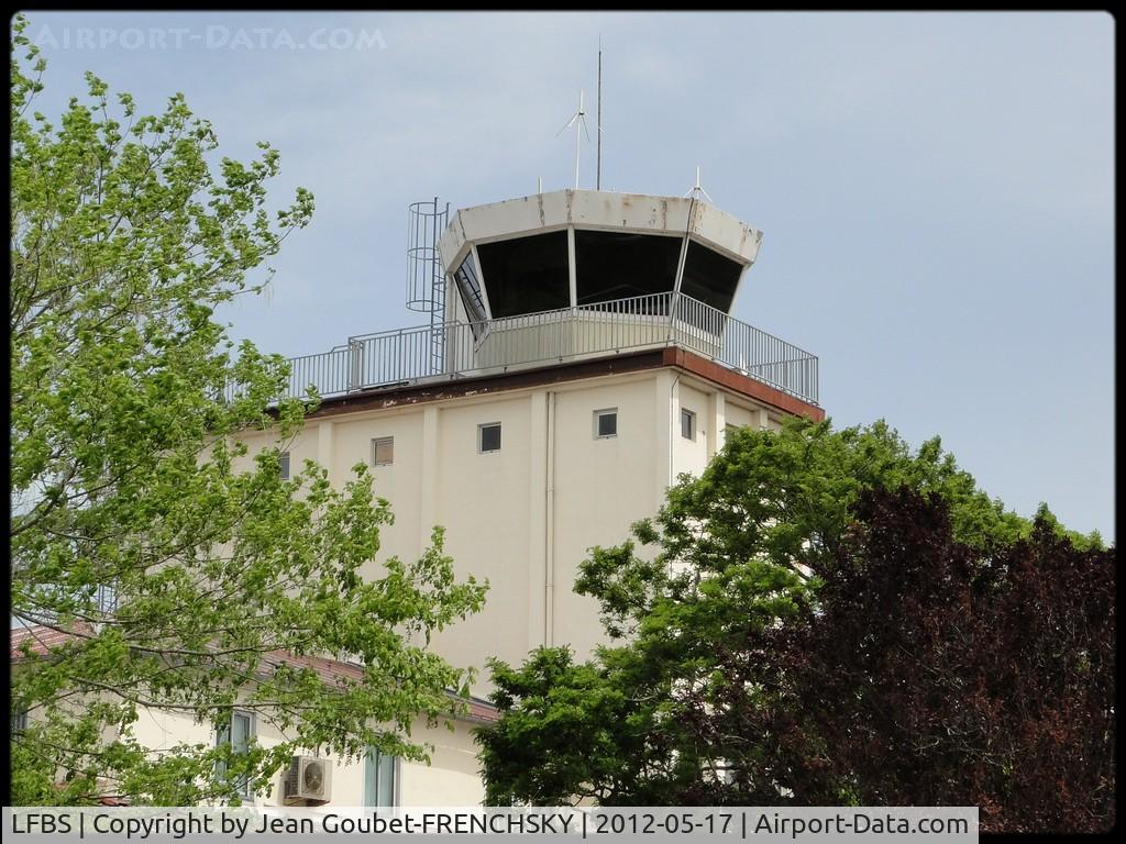 Biscarrosse Airport, Parentis Airport France (LFBS) - plateforme de Bisacarrosse 