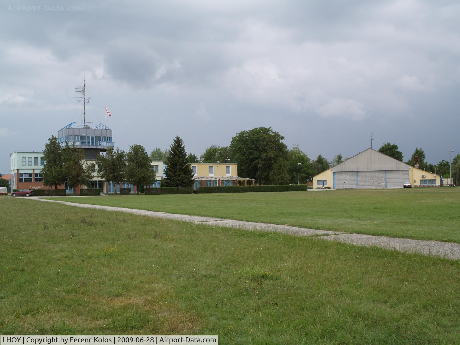 ?csény Airport, ?csény Hungary (LHOY) - Öcsény