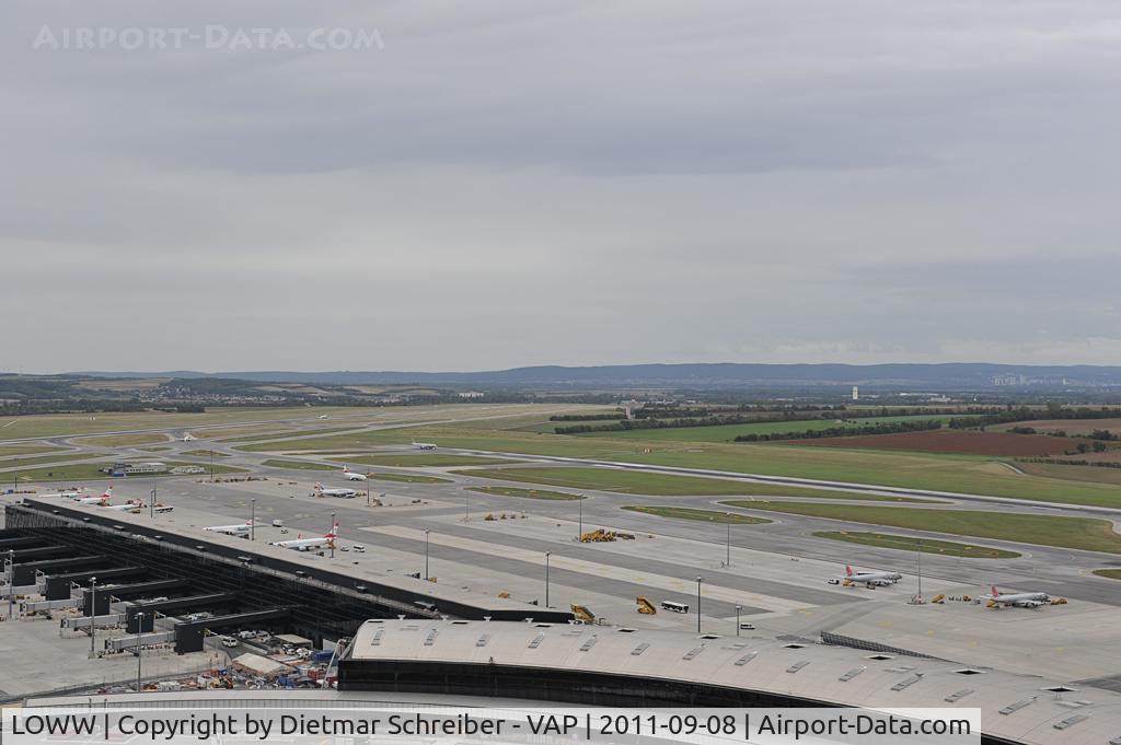Vienna International Airport, Vienna Austria (LOWW) - Skylink